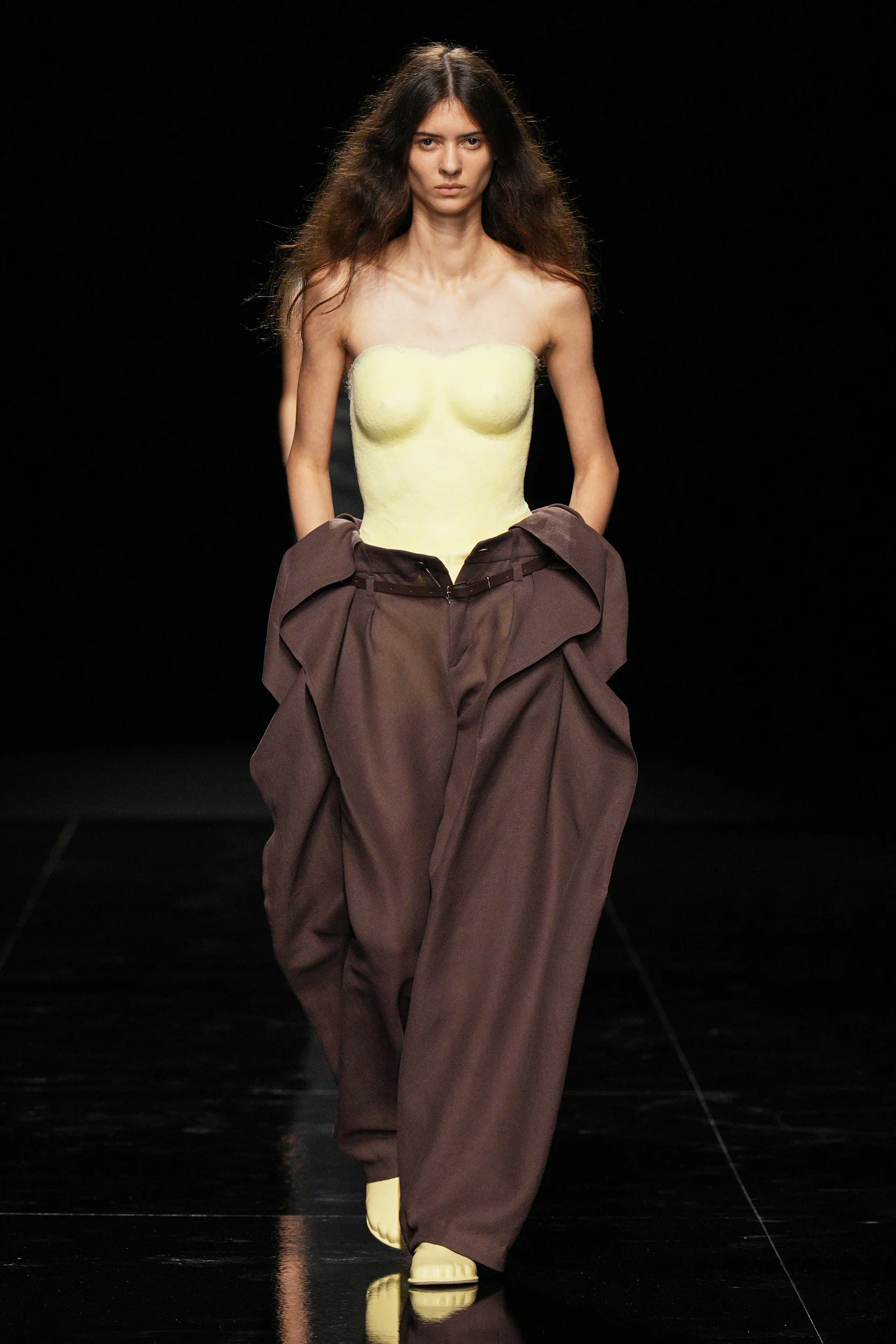 2027年春夏コレクション_ISSEY MIYAKE(イッセイミヤケ)_モデル_2