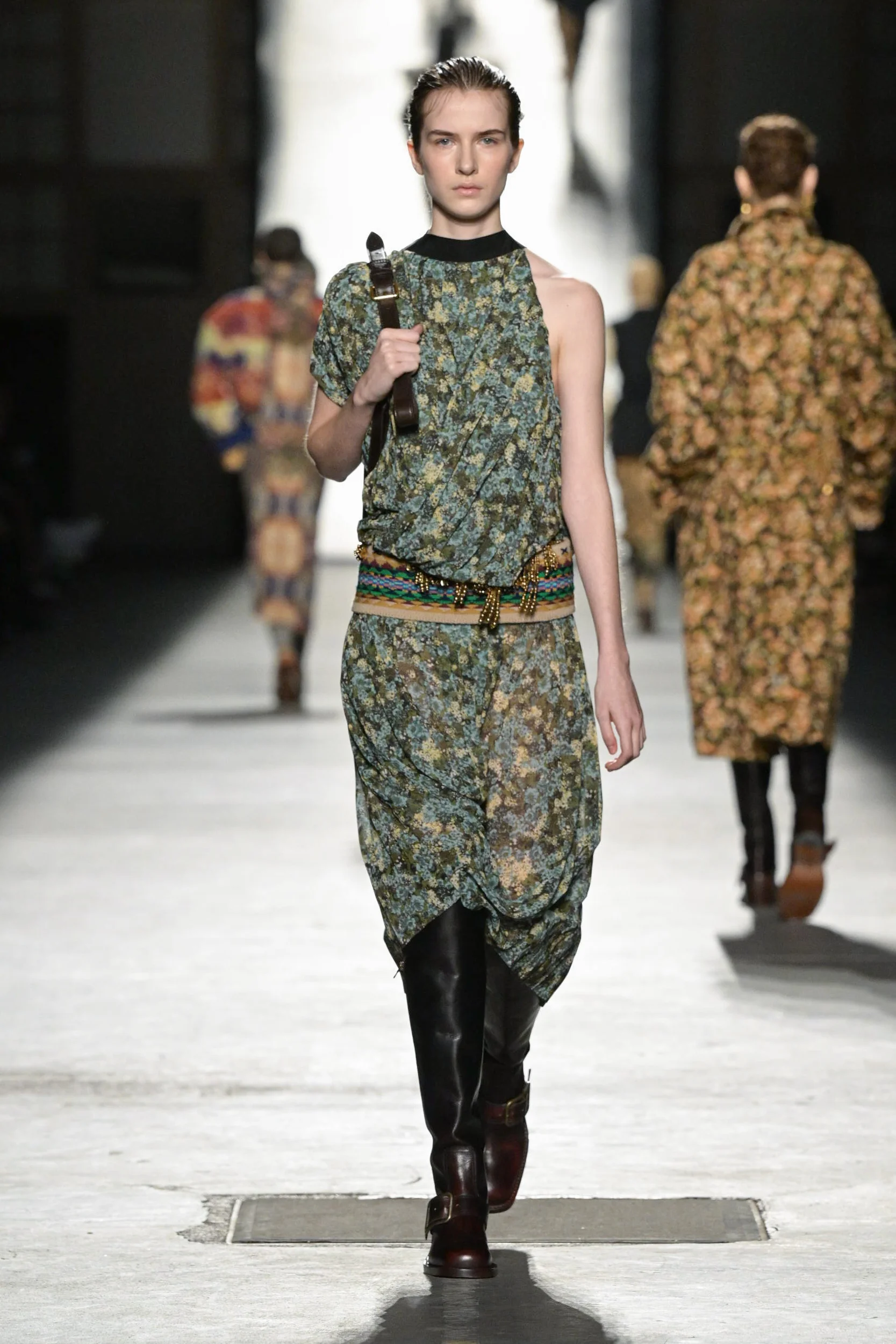 2026-27年秋冬コレクション_DRIES VAN NOTEN(ドリス ヴァン ノッテン)_モデル_24