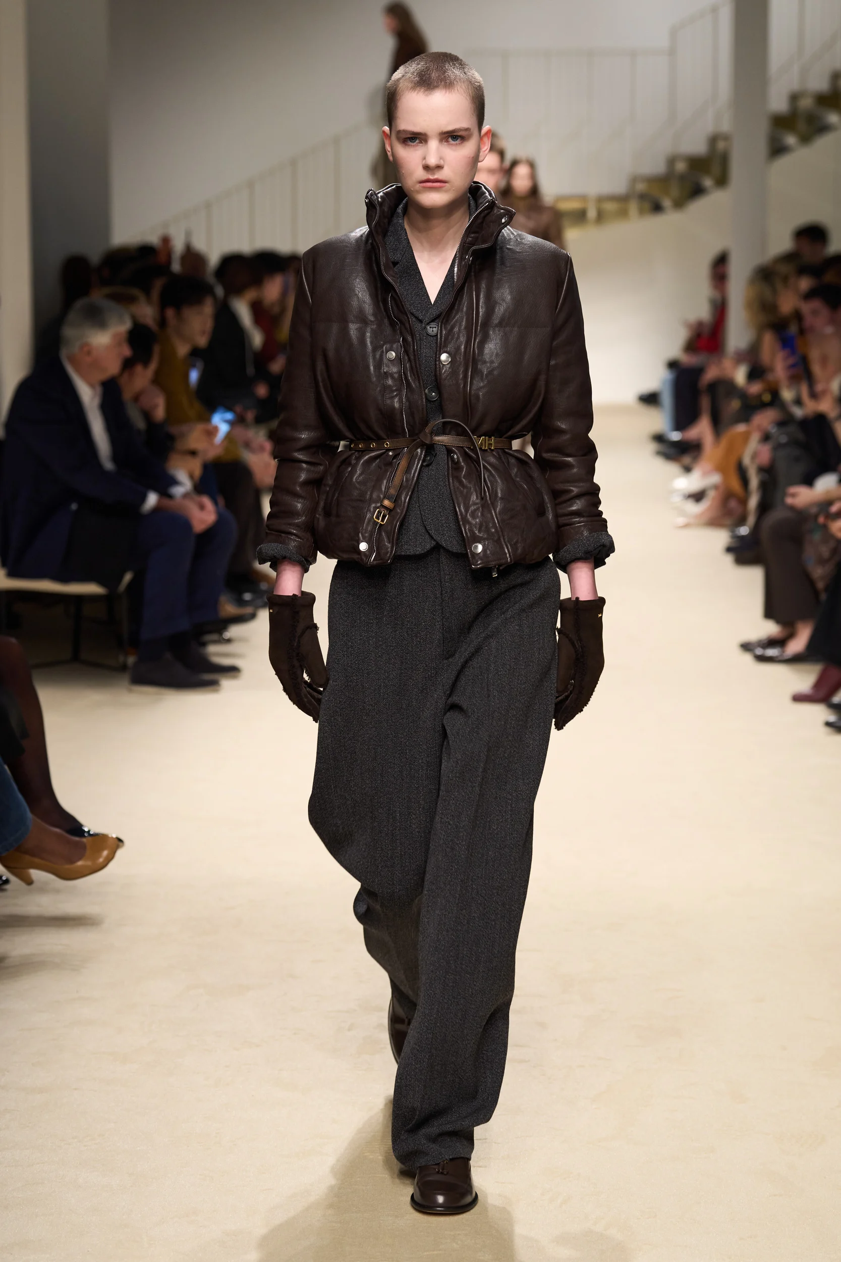 2026-27年秋冬コレクション_TOD'S(トッズ)_モデル_24