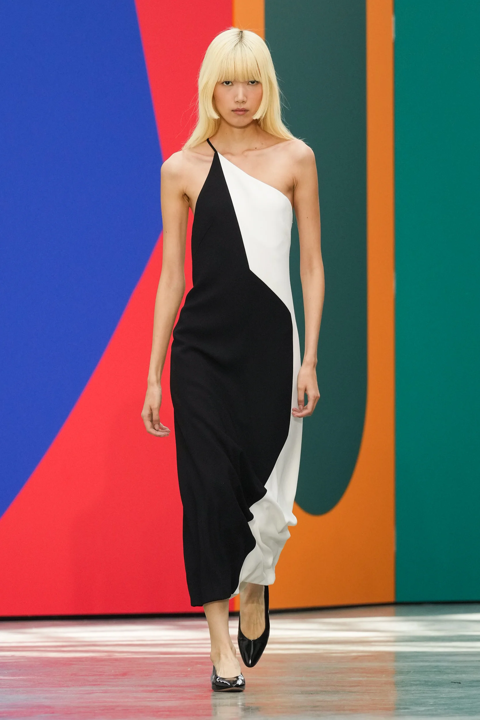 2026年春夏コレクション_AKRIS(アクリス)_モデル_27