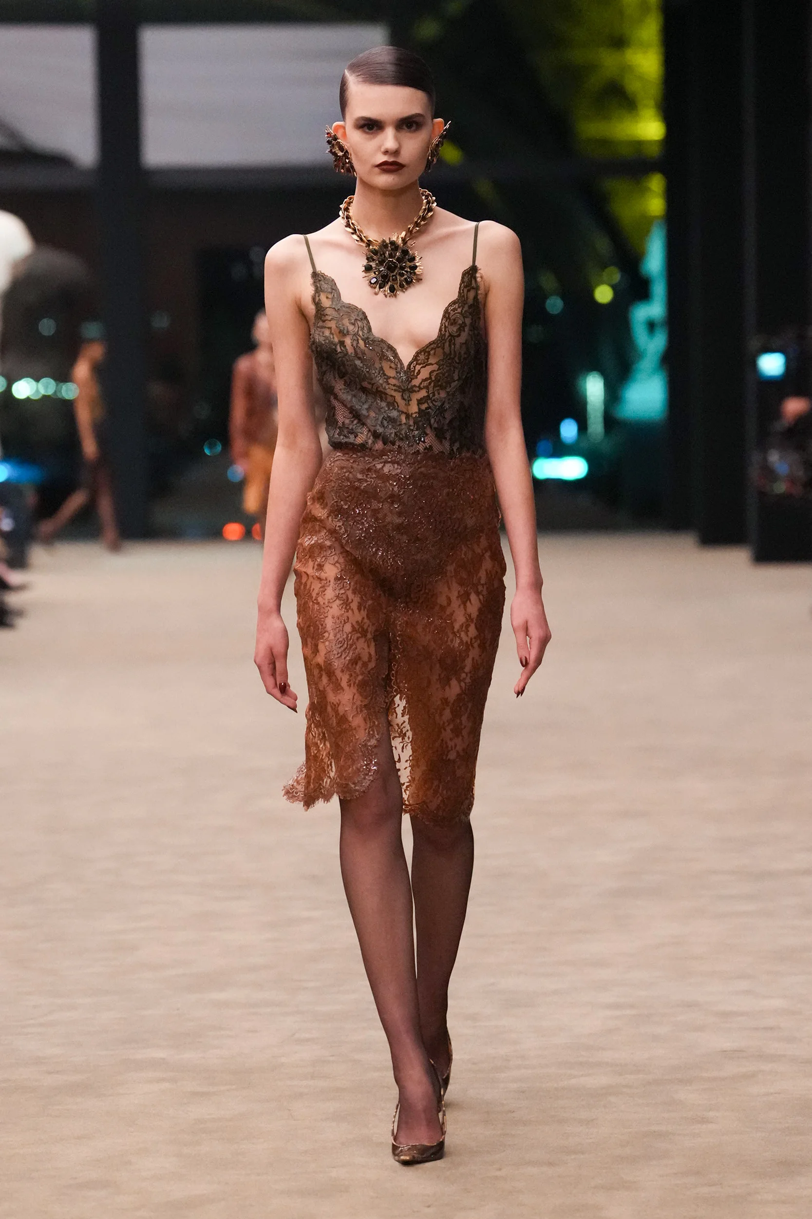 2026-27年秋冬コレクション_SAINT LAURENT(サンローラン)_モデル_10