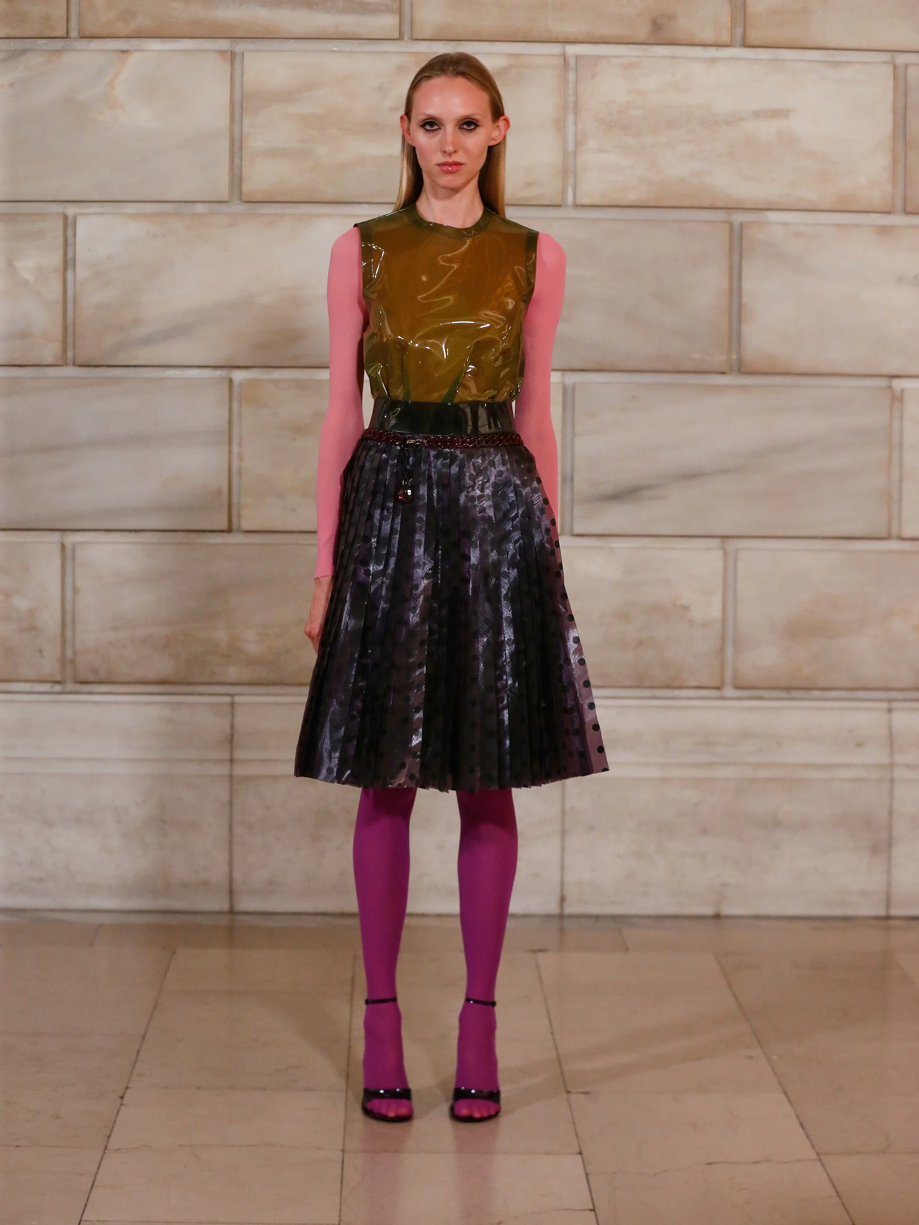 2027年春夏コレクション_MARC JACOBS(マーク ジェイコブス)_モデル_21