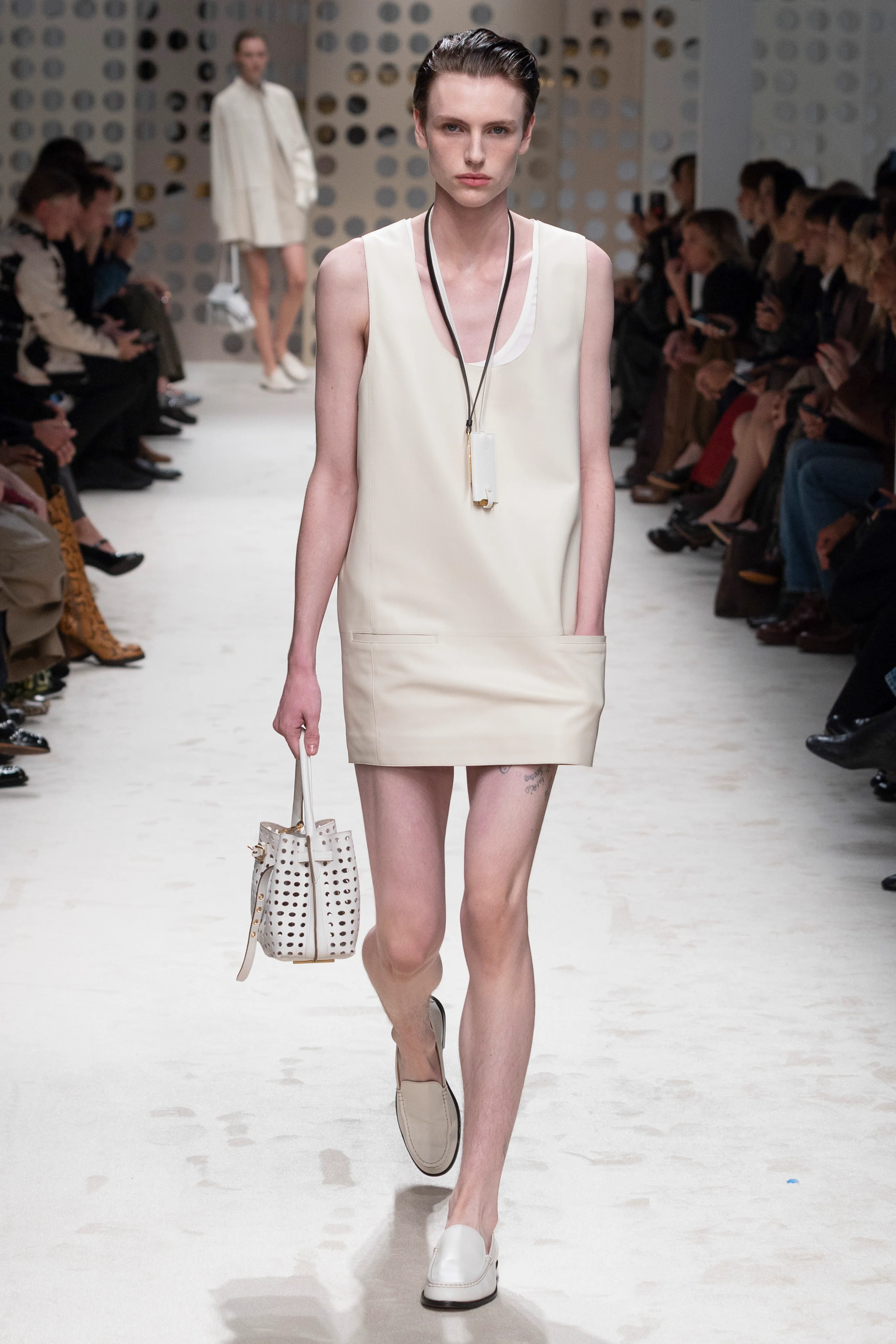 2026年春夏コレクション_TOD'S(トッズ)_モデル_3
