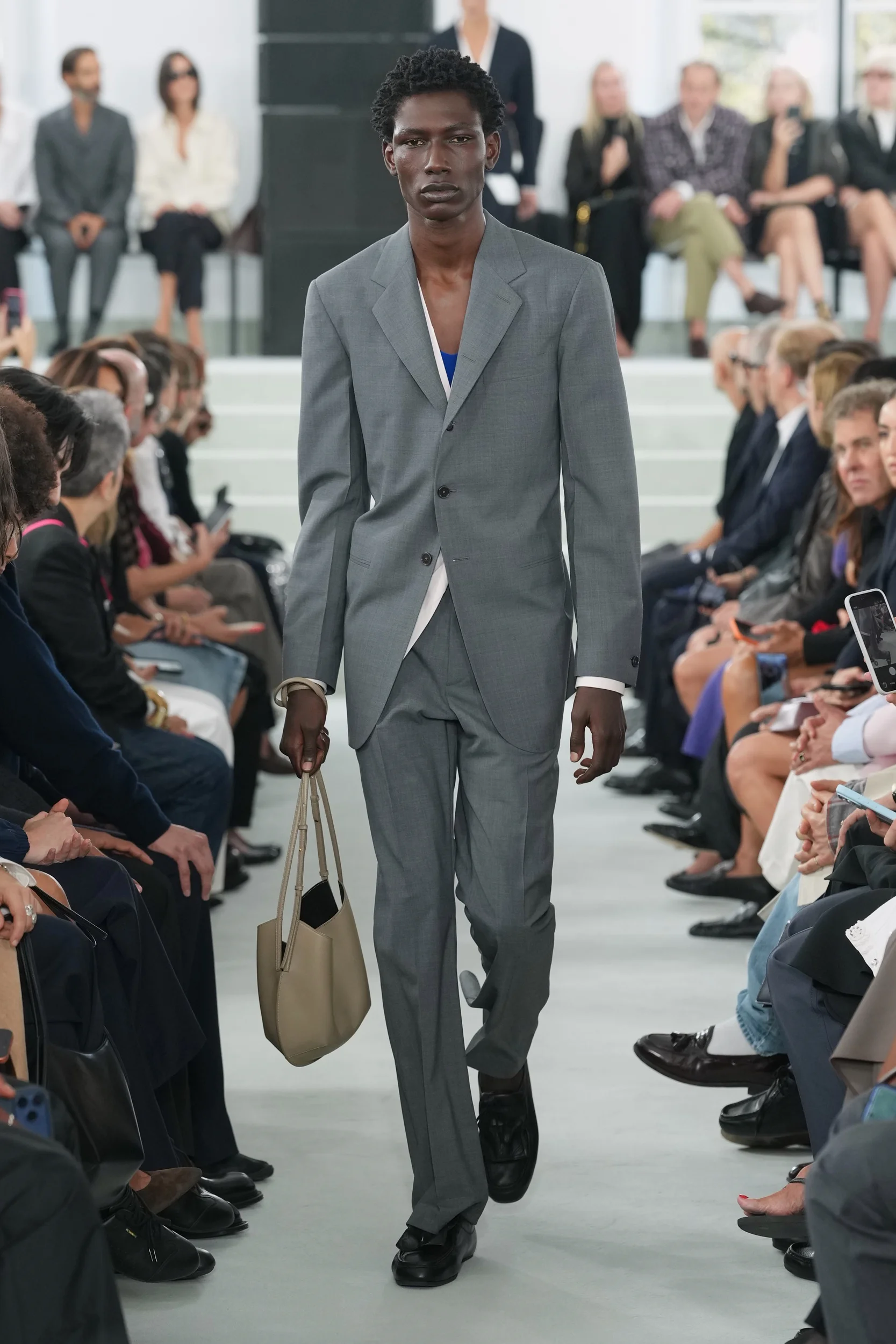 2027年春夏コレクション_JIL SANDER(ジル サンダー)_モデル_31