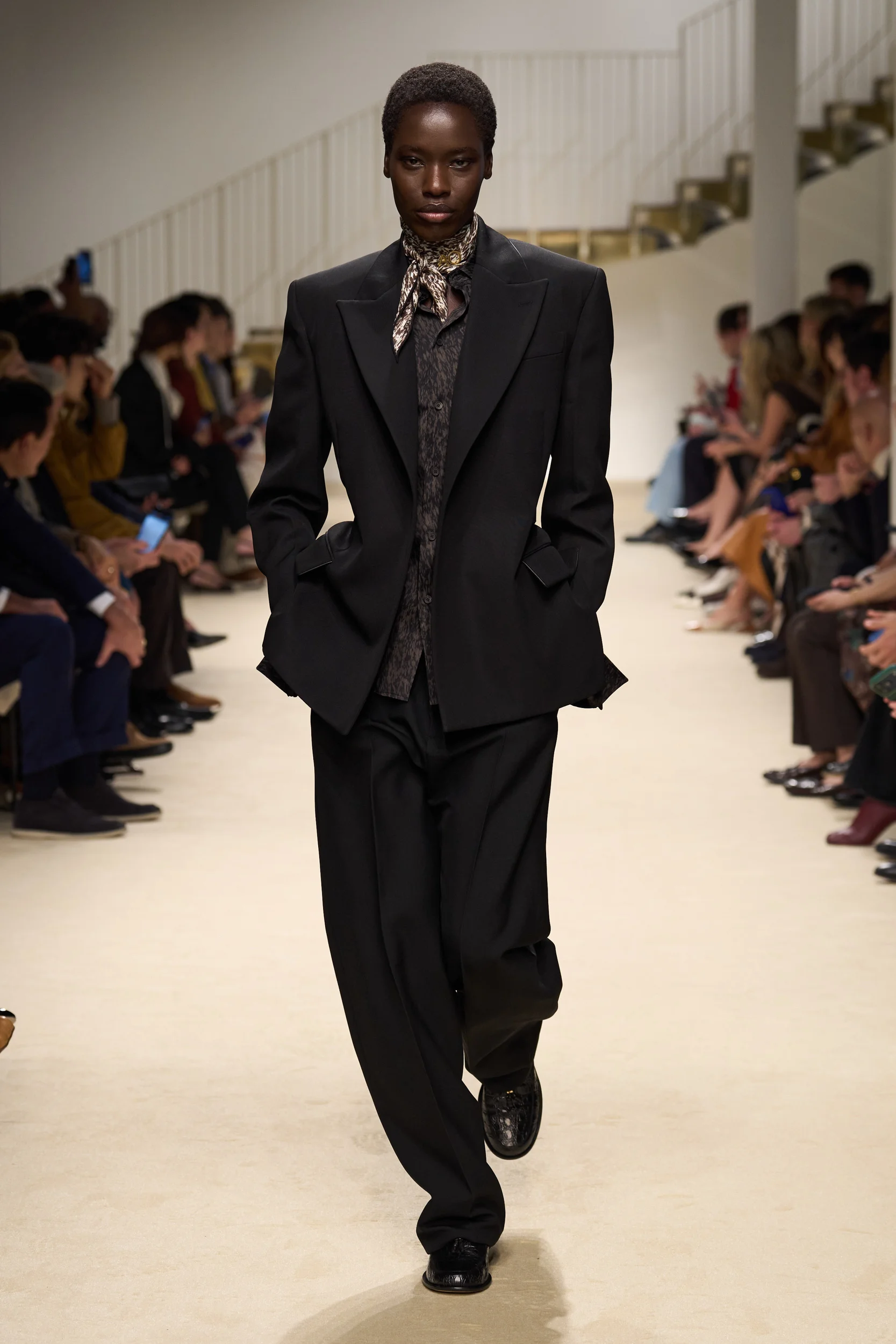 2026-27年秋冬コレクション_TOD'S(トッズ)_モデル_39