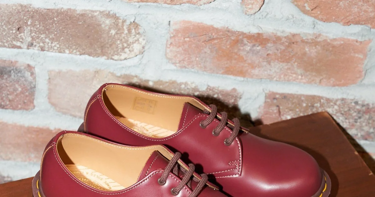 冬の足もとをモードに彩る【ドクターマーチン】6選|ブーツからメリー