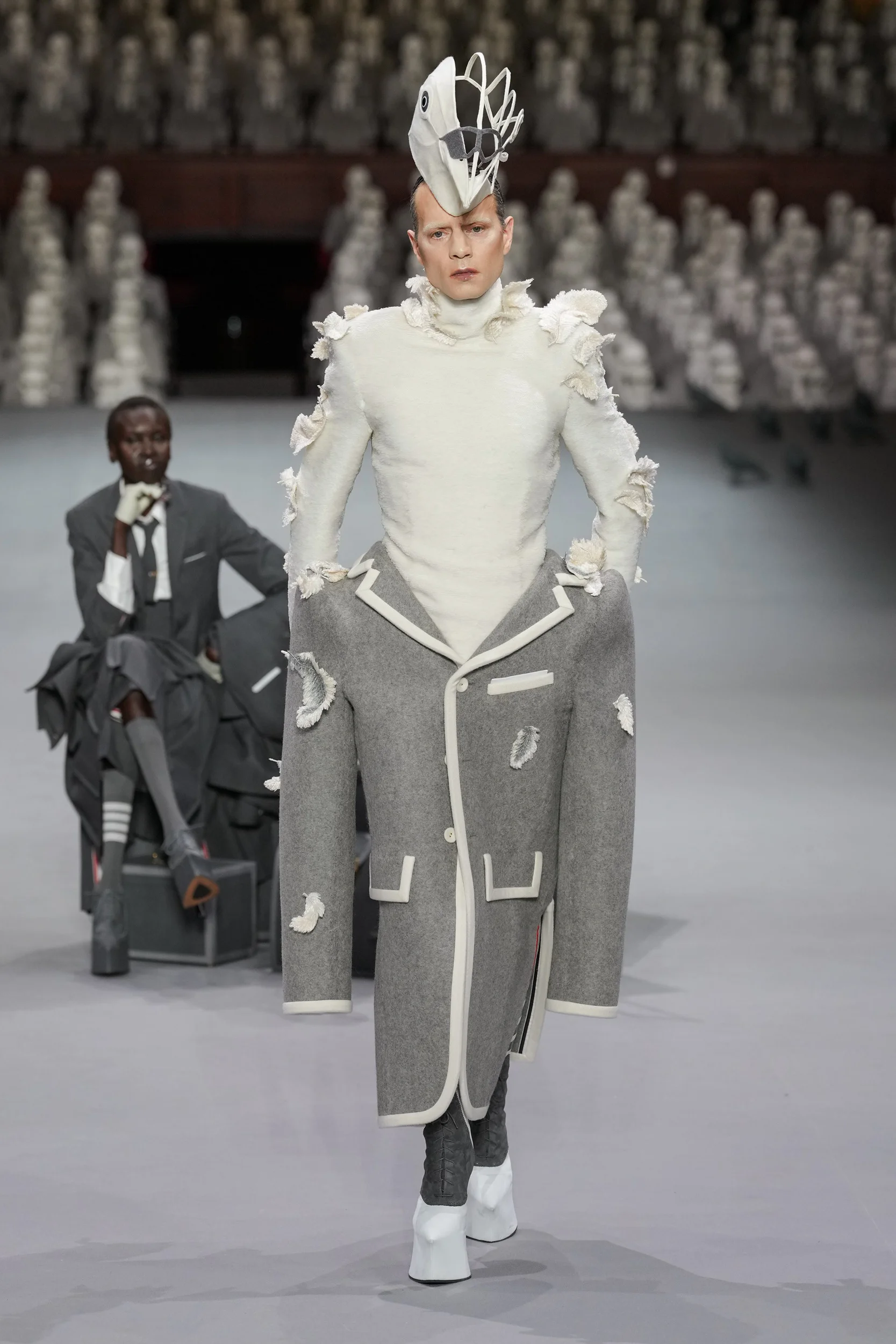 2023-24年秋冬オートクチュールコレクション_THOM BROWNE(トム ブラウン ニューヨーク)_モデル_54