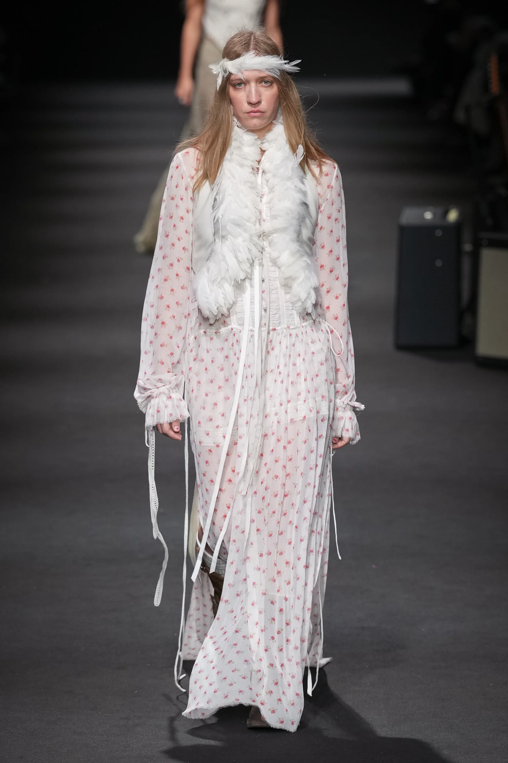 2026年春夏コレクション_ANN DEMEULEMEESTER(アン ドゥムルメステール)_モデル_11