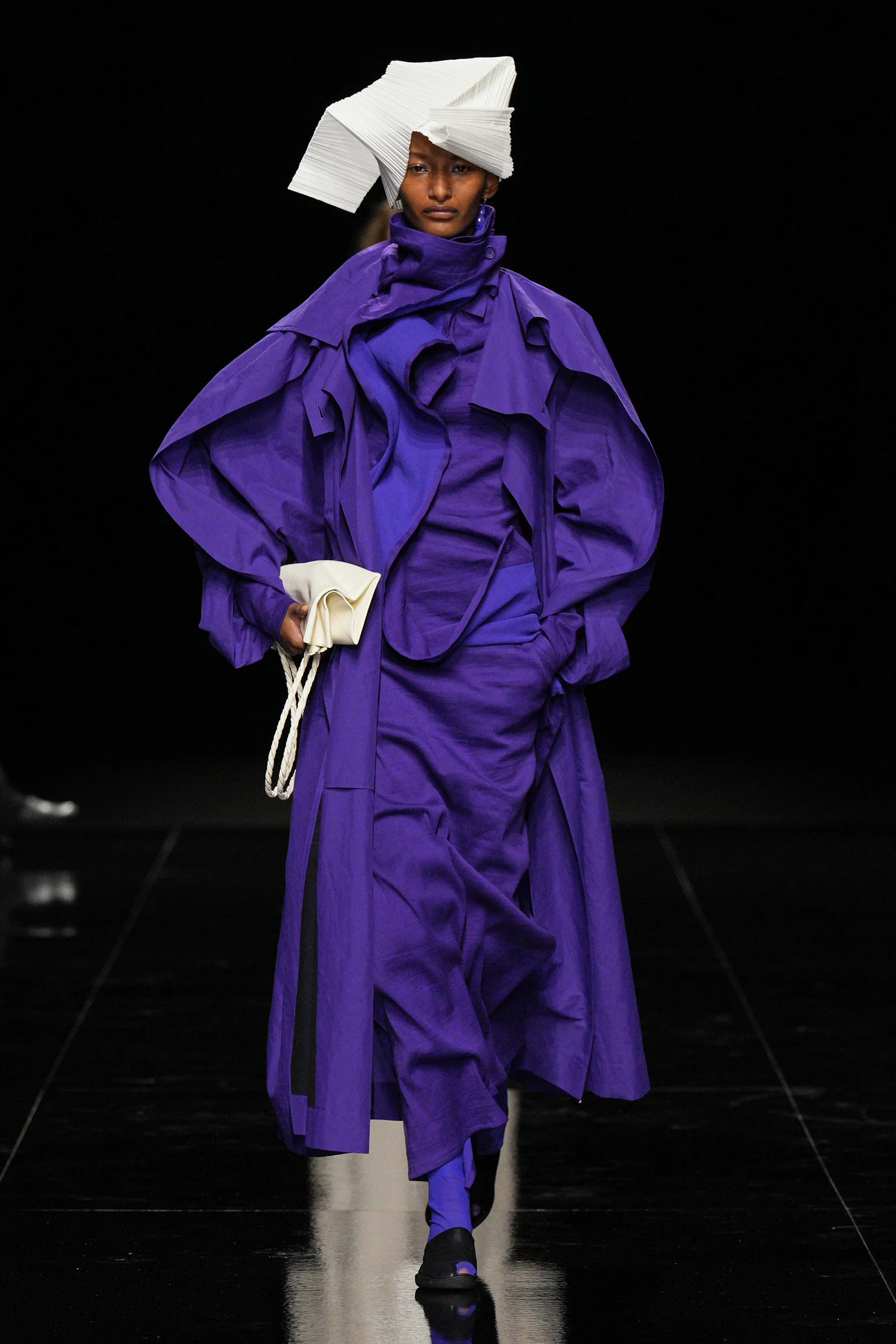 2027年春夏コレクション_ISSEY MIYAKE(イッセイミヤケ)_モデル_15