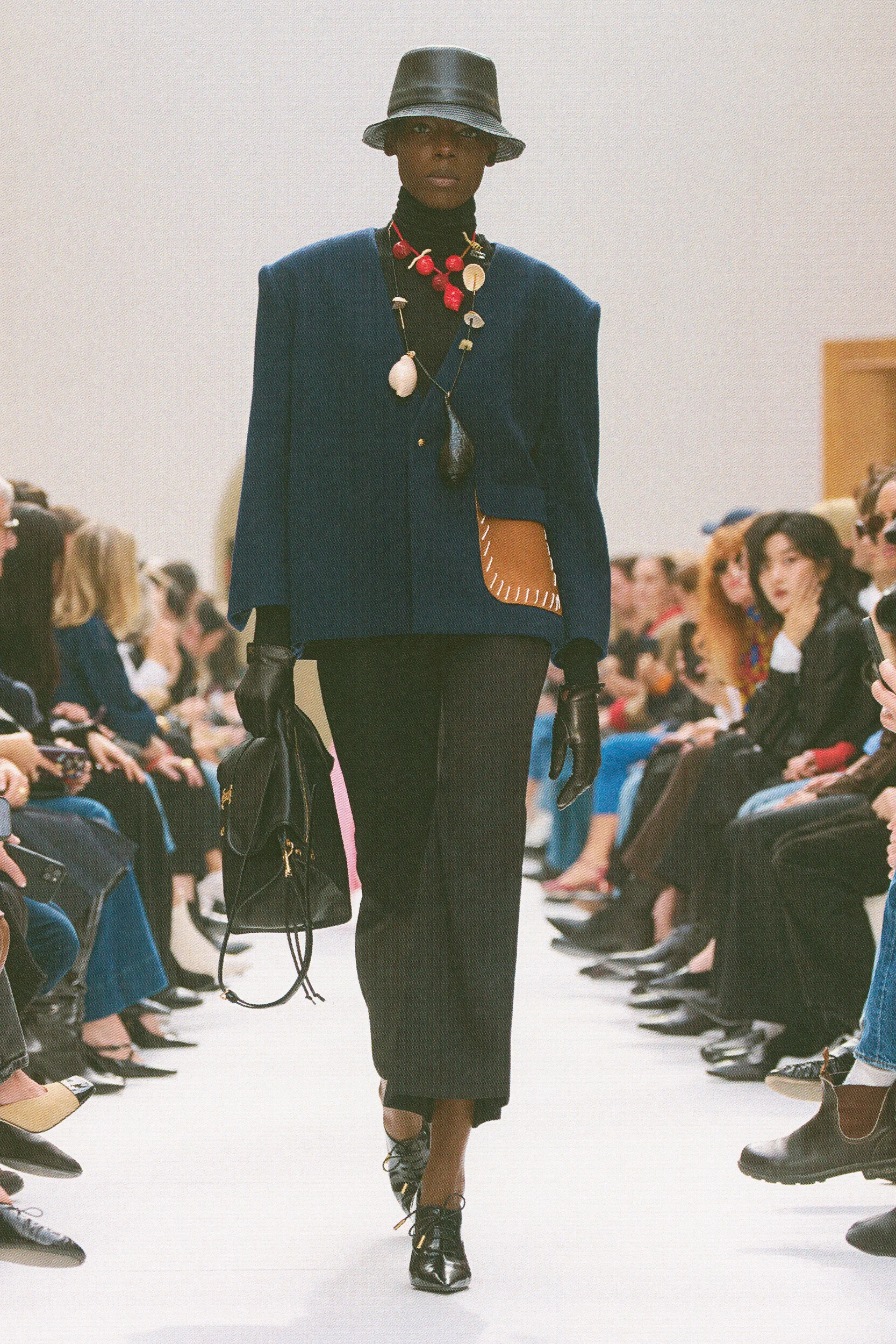 2026-27年秋冬コレクション_CELINE(セリーヌ)_モデル_57