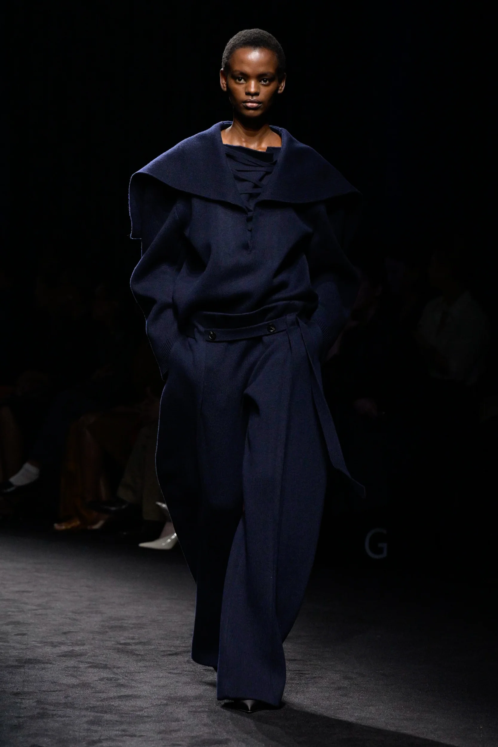 2026-27年秋冬コレクション_FERRAGAMO(フェラガモ)_モデル_30