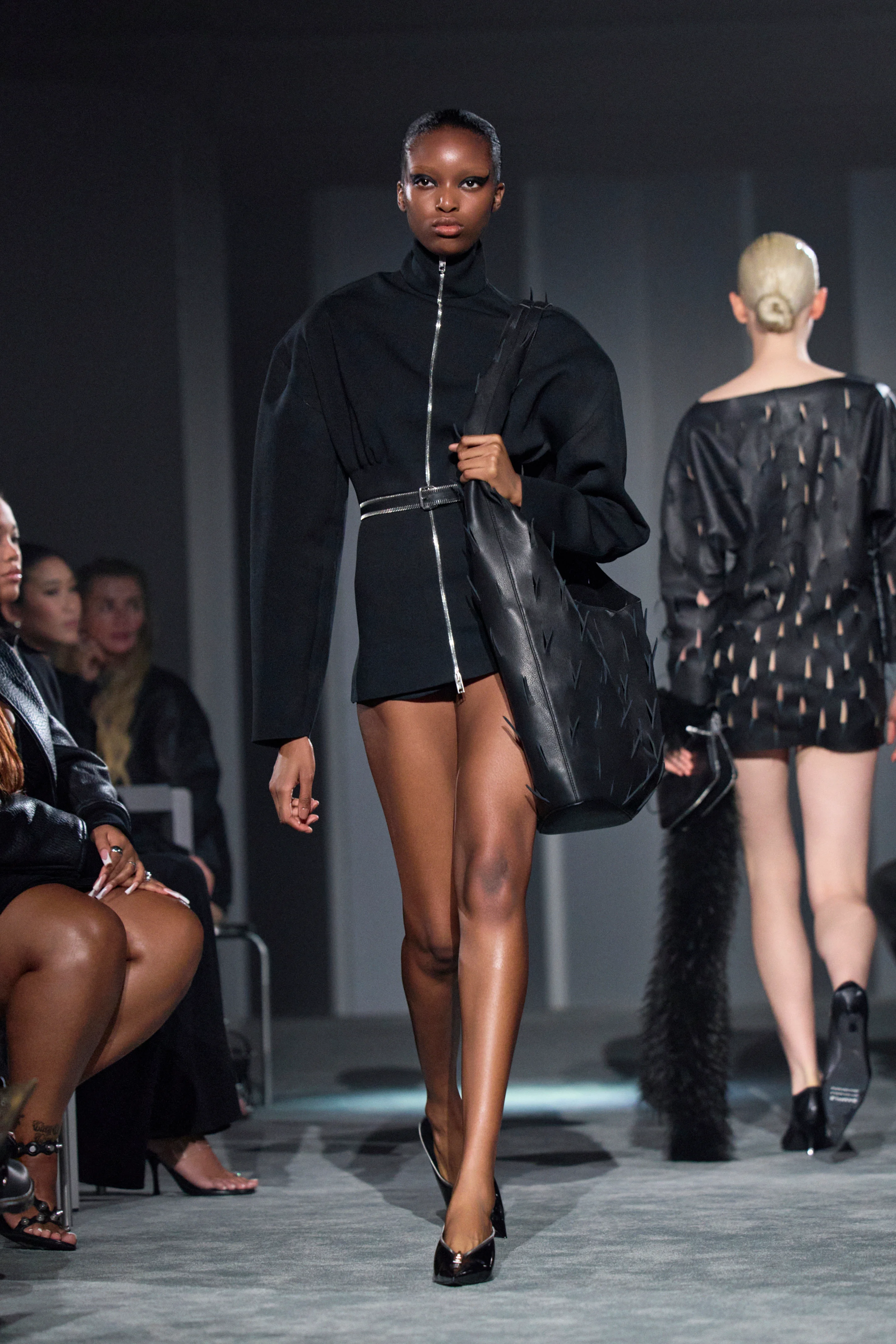2026年春夏コレクション_ALEXANDER WANG(アレキサンダー ワン)_モデル_28