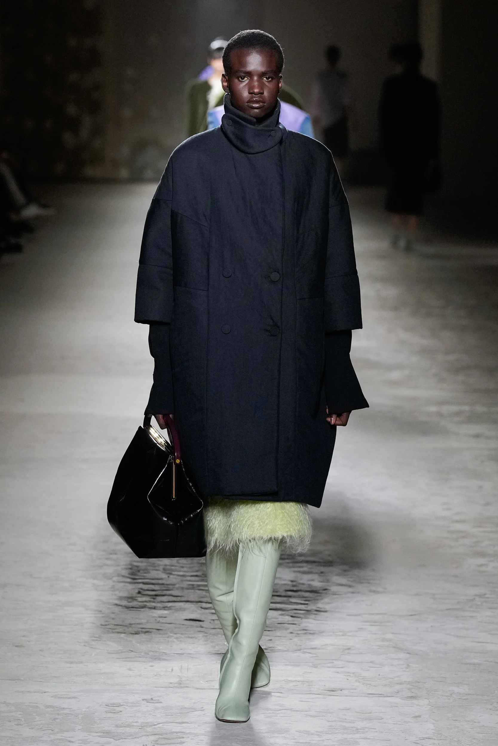 2024-25年秋冬コレクション_DRIES VAN NOTEN(ドリス ヴァン ノッテン)_モデル_56