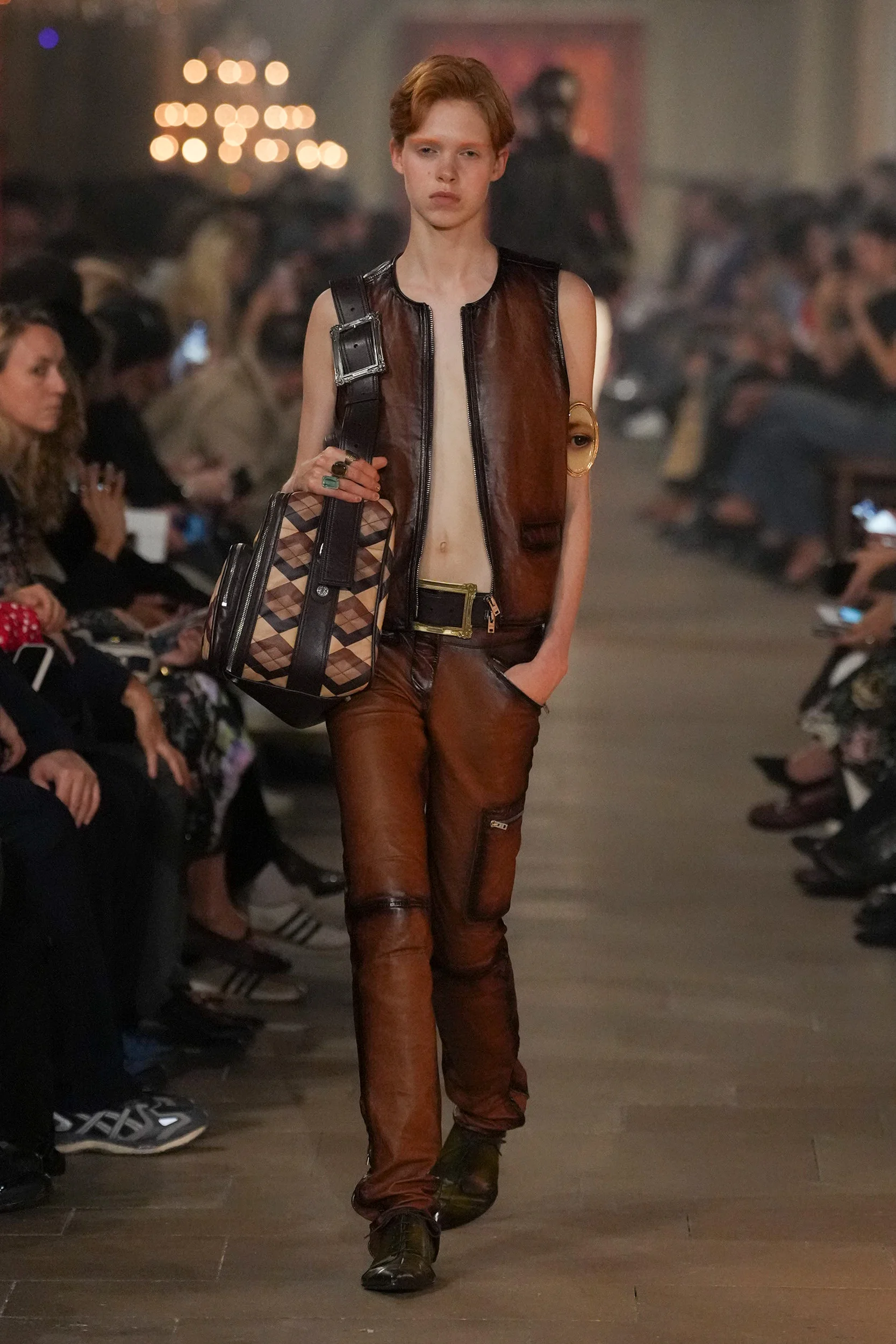 2027年春夏コレクション_ACNE STUDIOS(アクネ ストゥディオズ)_モデル_18