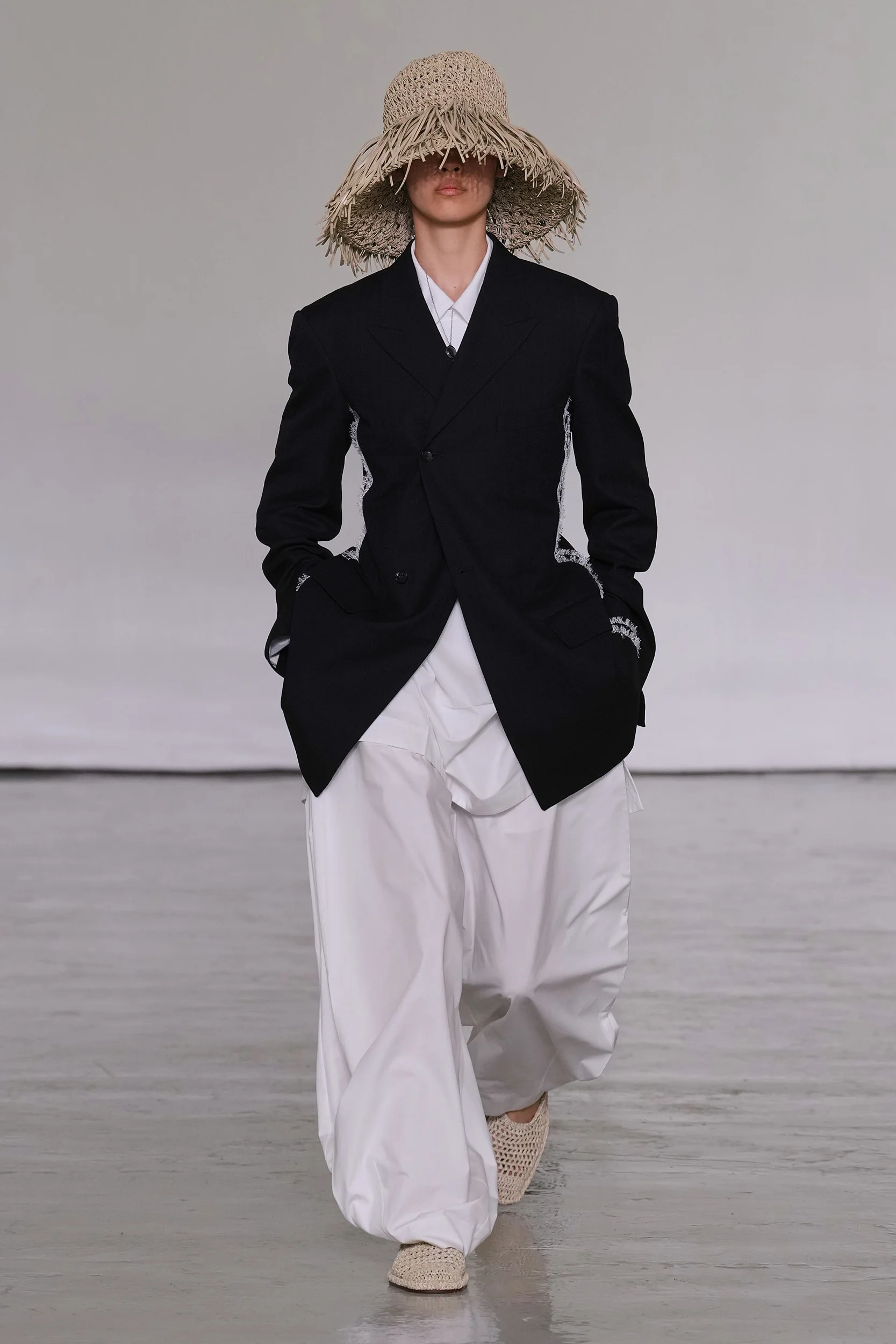 2027年春夏コレクション_BOTTEGA VENETA(ボッテガ ヴェネタ)_モデル_3