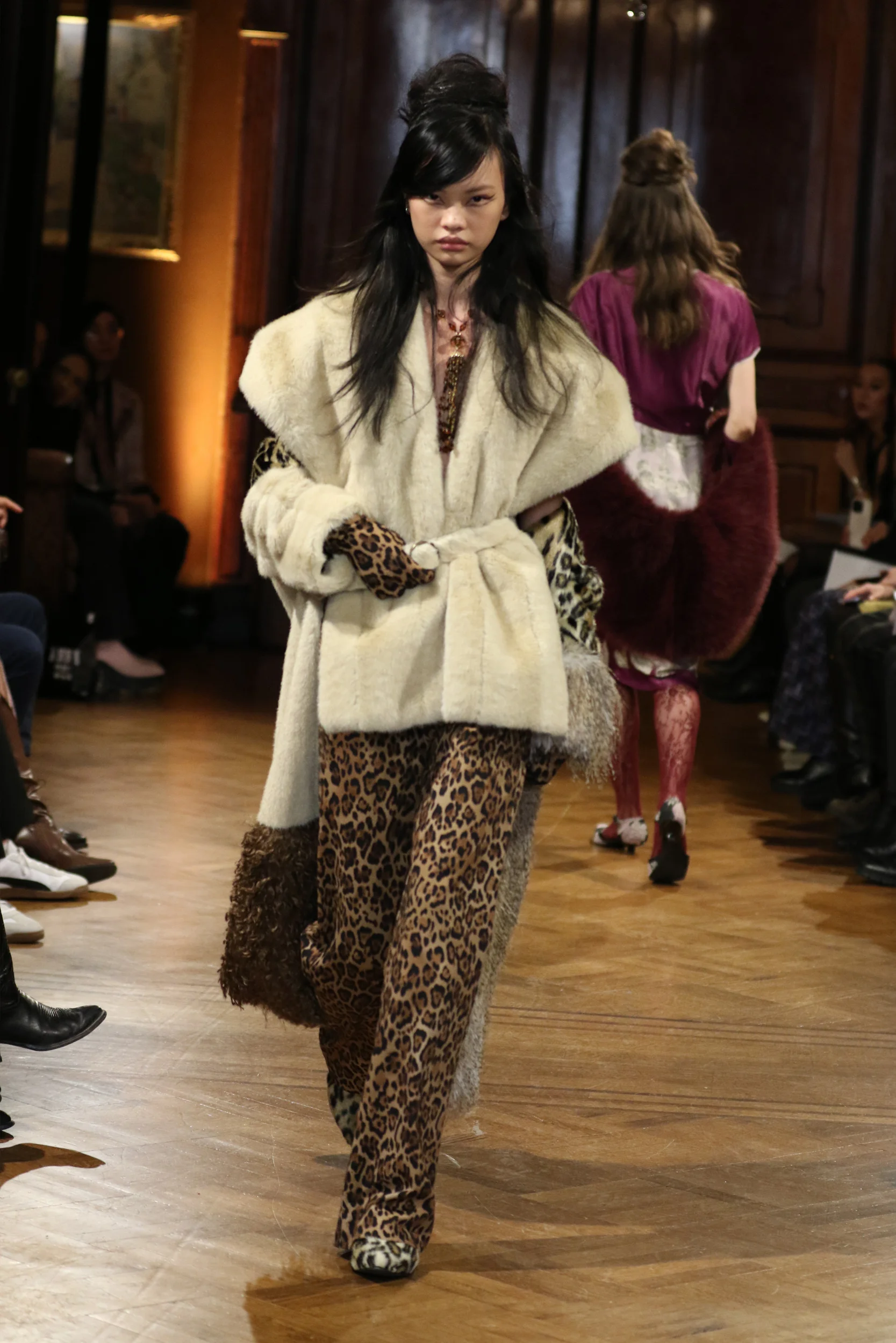 2026-27年秋冬コレクション_ANNA SUI(アナ スイ)_モデル_31