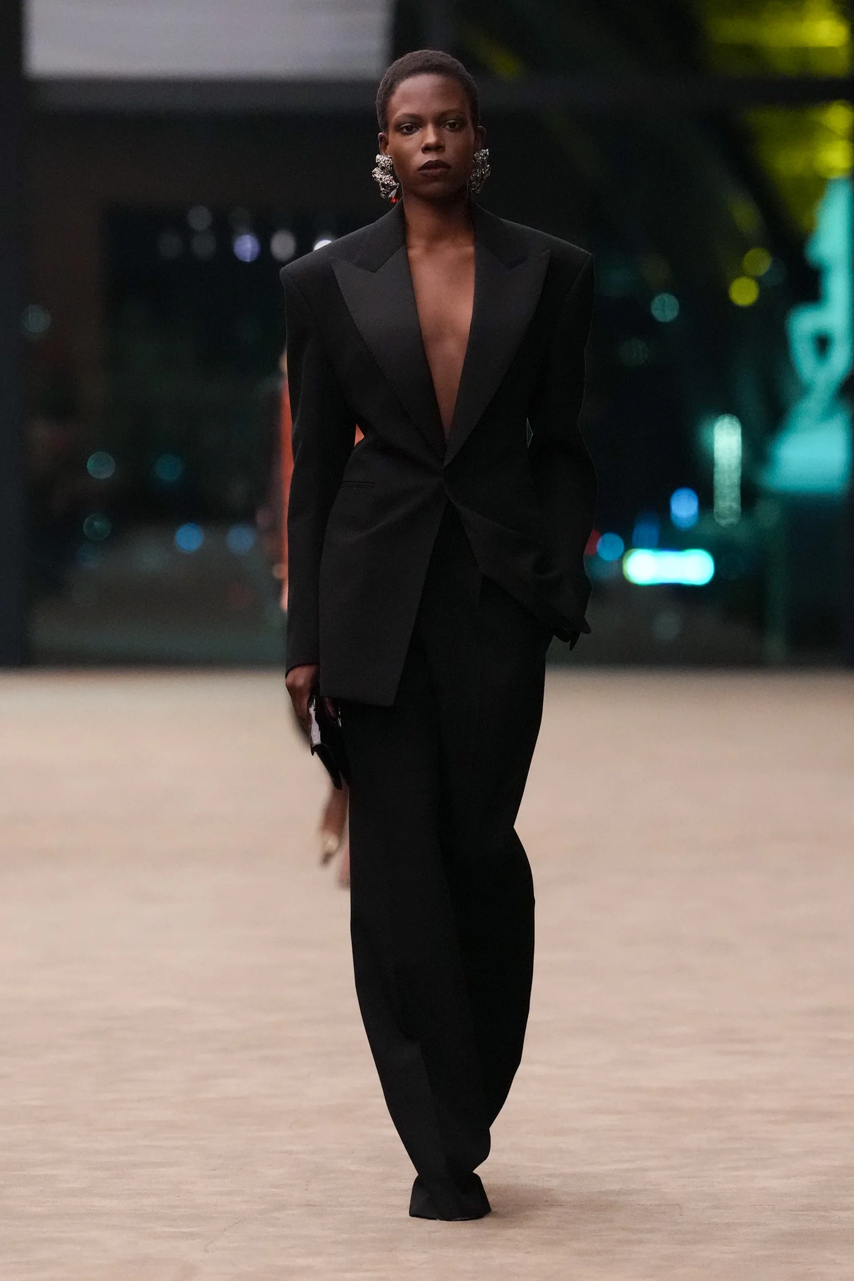 2026-27年秋冬コレクション_SAINT LAURENT(サンローラン)_モデル_43