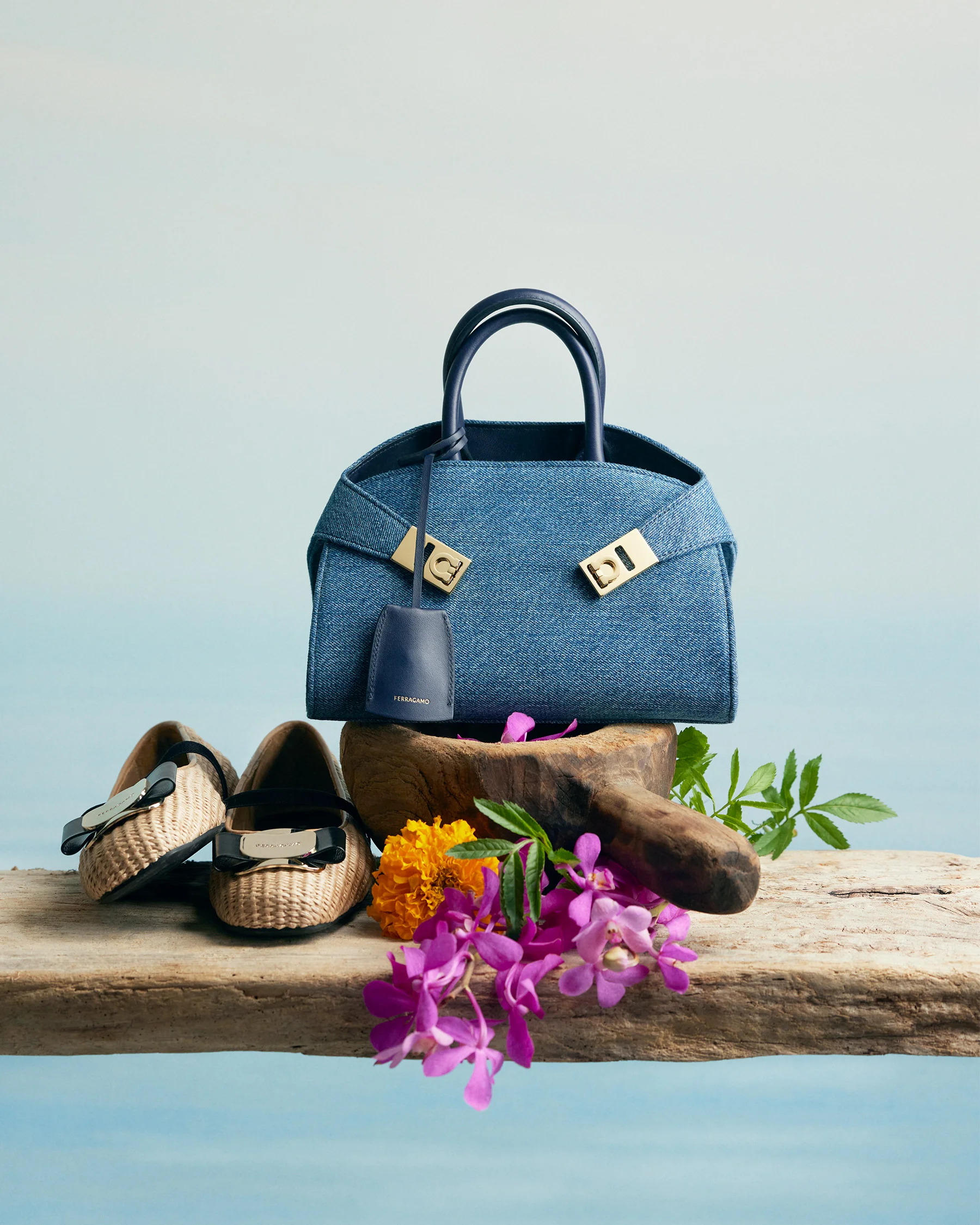 FERRAGAMO　HUGバッグ、モダニティと美しさを抱きしめての画像3