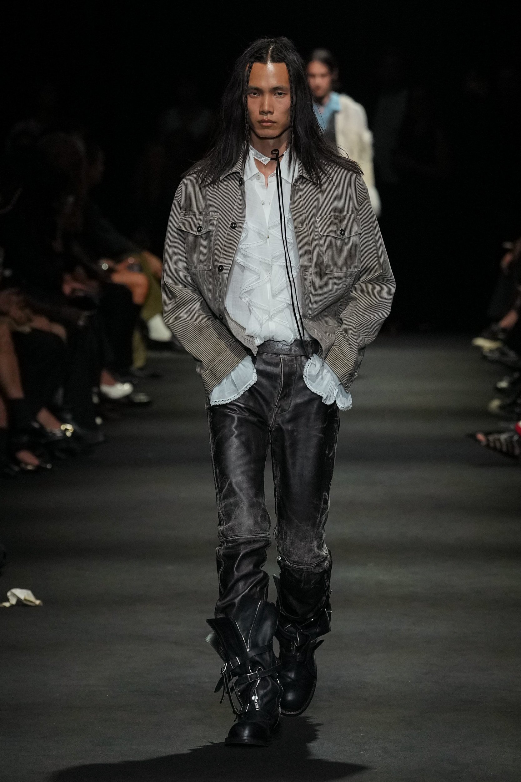2027年春夏コレクション_ANN DEMEULEMEESTER(アン ドゥムルメステール)_モデル_18