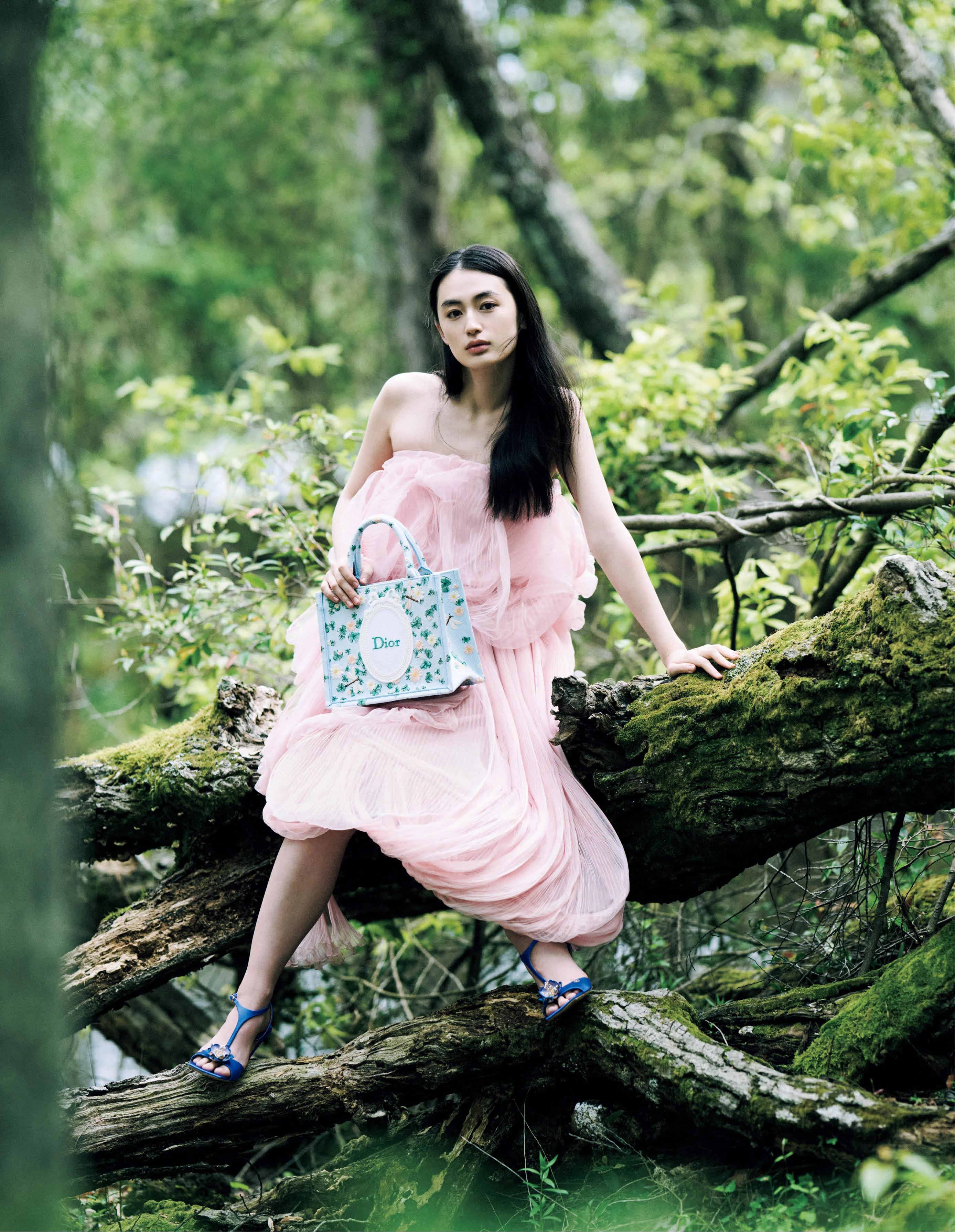 RIKAKO YAGI in Dior　ノスタルジアの光が降る庭での画像4