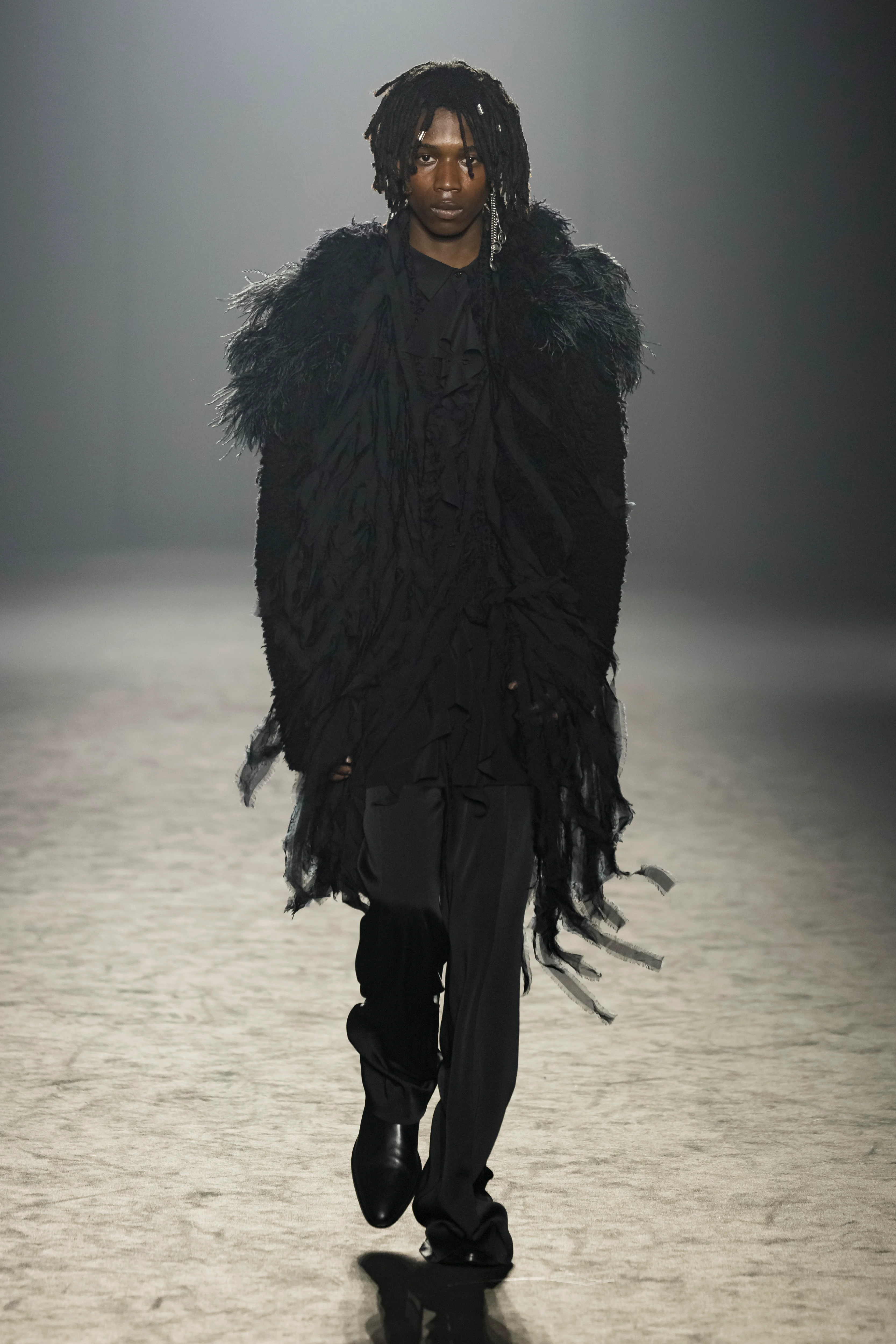 2025年秋冬コレクション_ANN DEMEULEMEESTER(アン ドゥムルメステール)_モデル_10