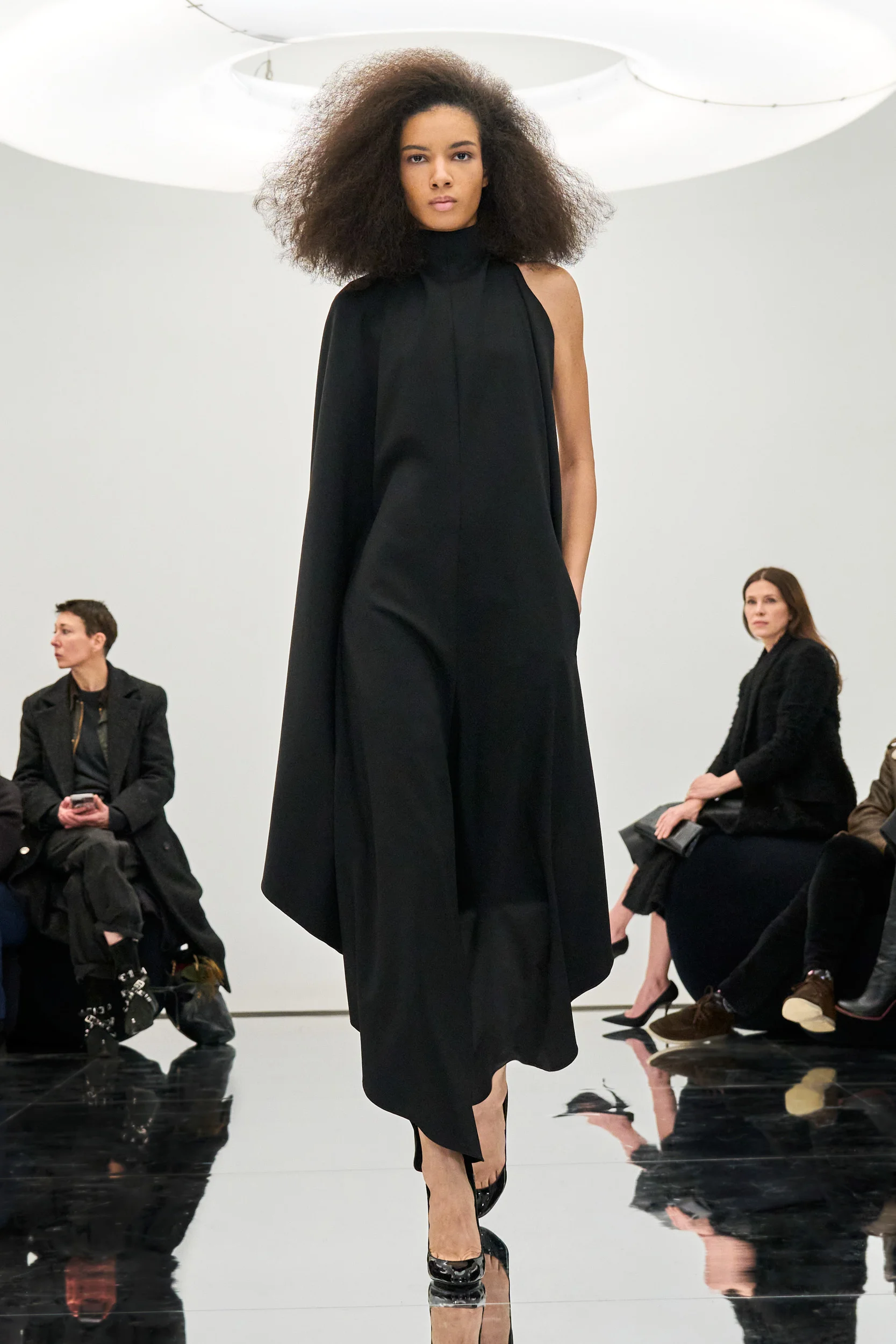 2024-25年秋冬コレクション_ALAÏA(アライア)_モデル_41