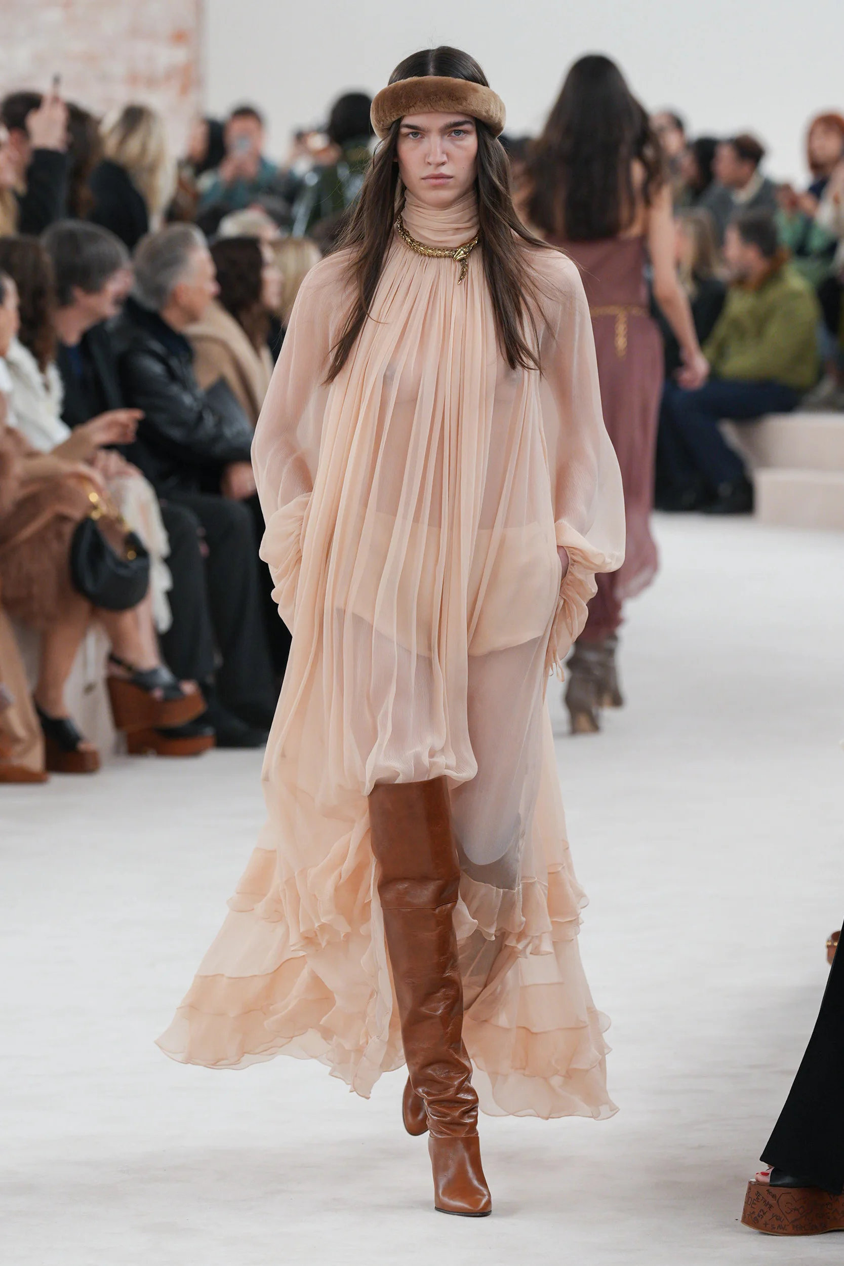 2024-25年秋冬コレクション_CHLOÉ(クロエ)_モデル_50