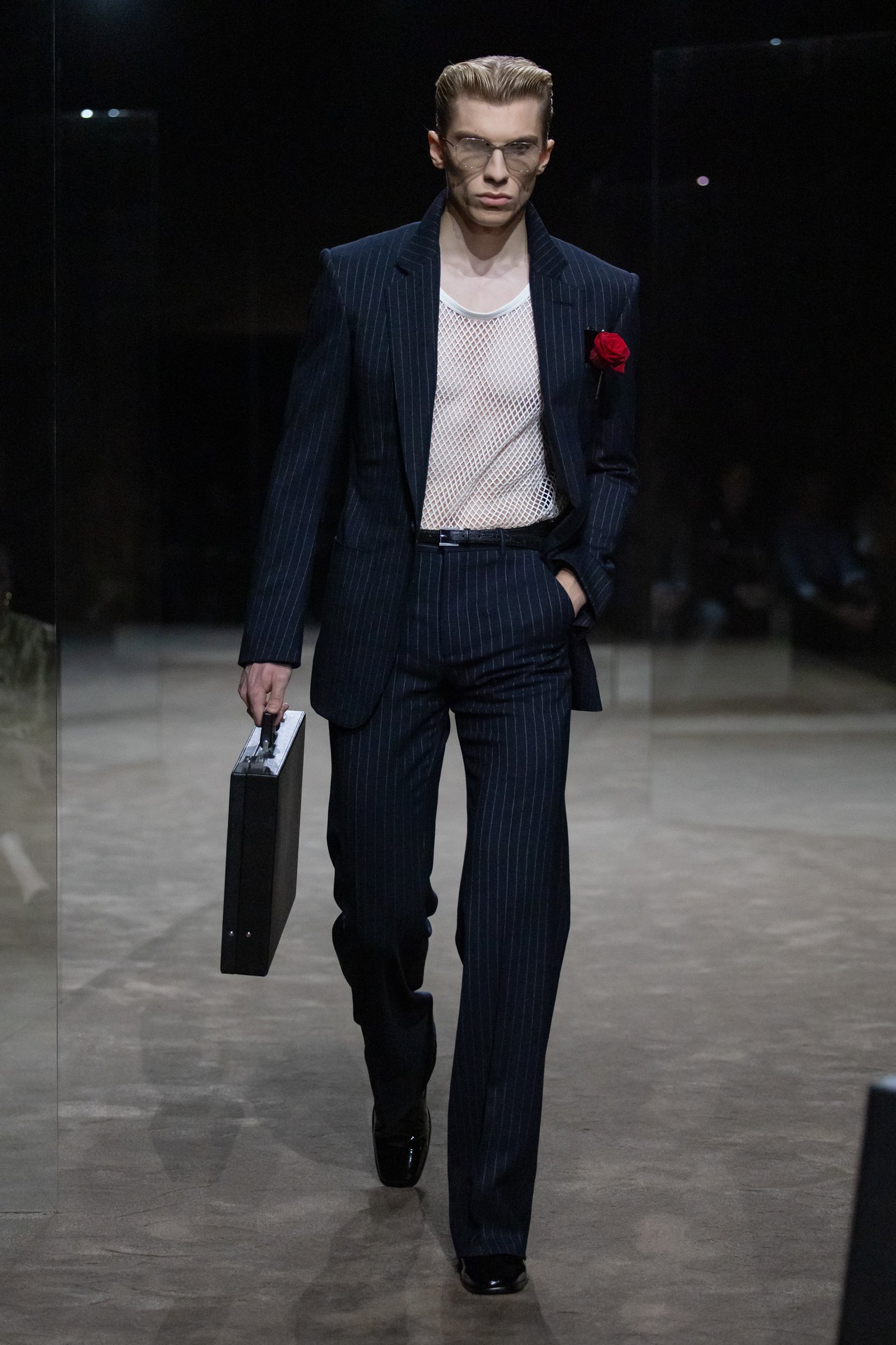 2027年春夏コレクション_TOM FORD(トム フォード)_モデル_3