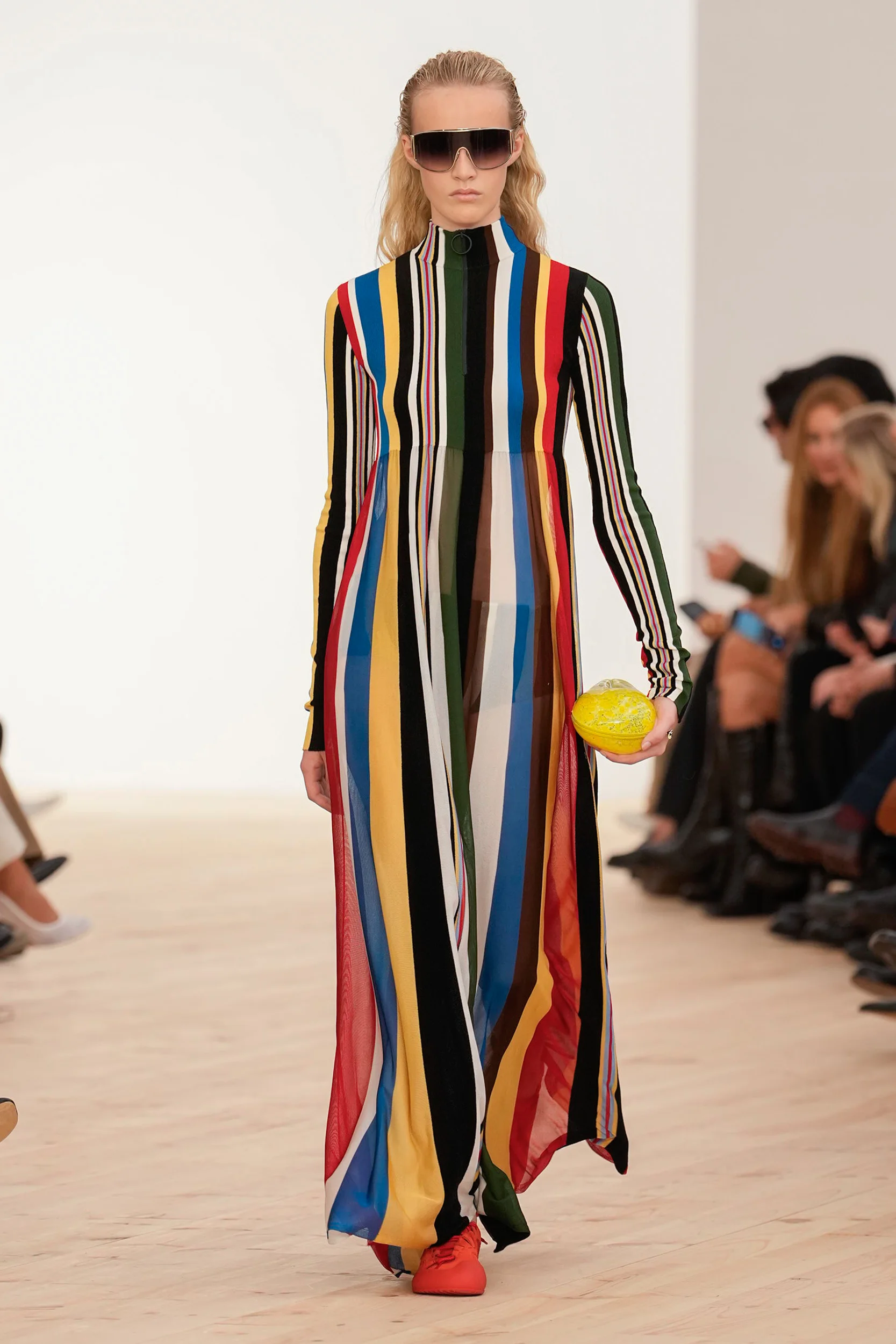 2026年春夏コレクション_LOEWE(ロエベ)_モデル_21