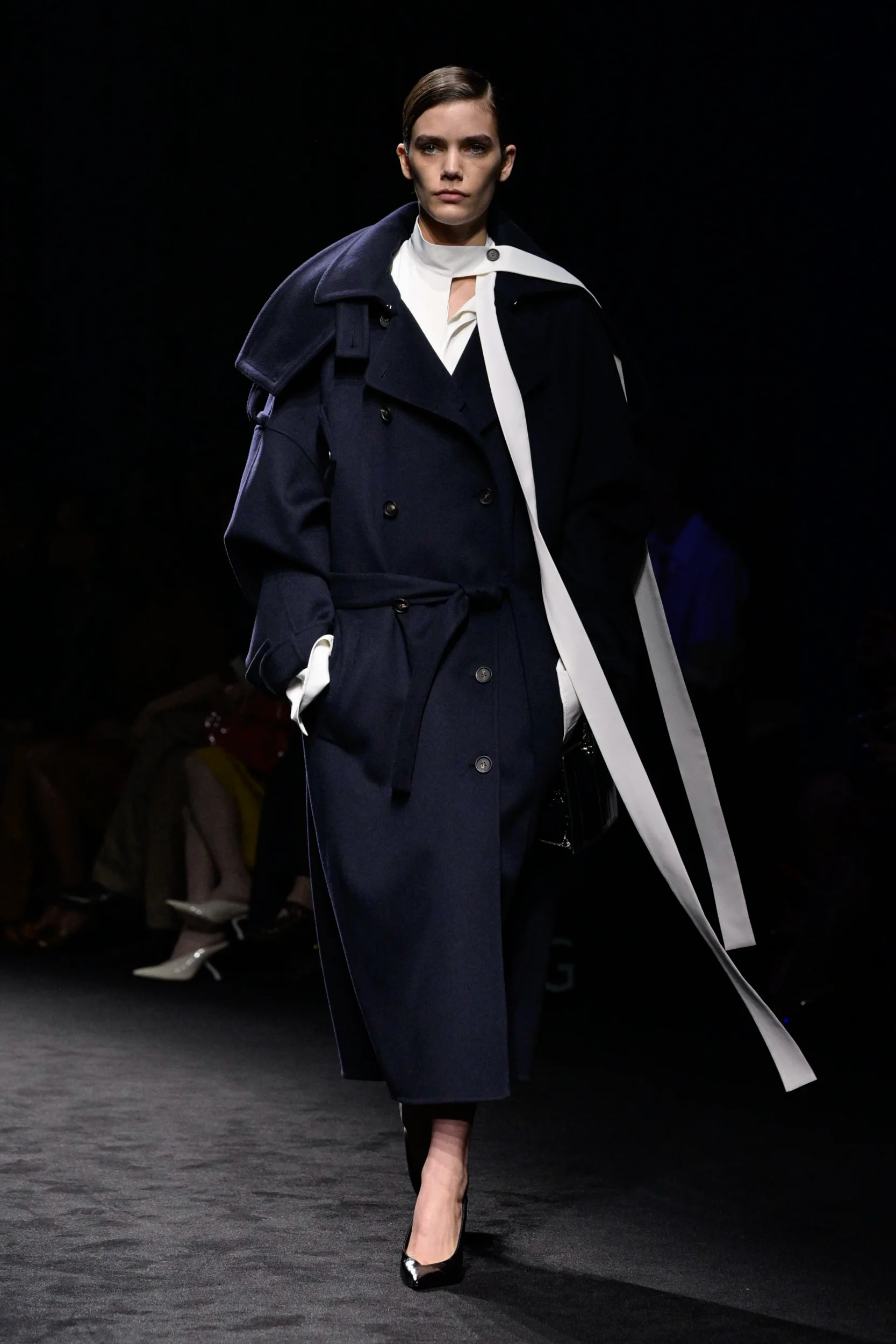 2026-27年秋冬コレクション_FERRAGAMO(フェラガモ)_モデル_15