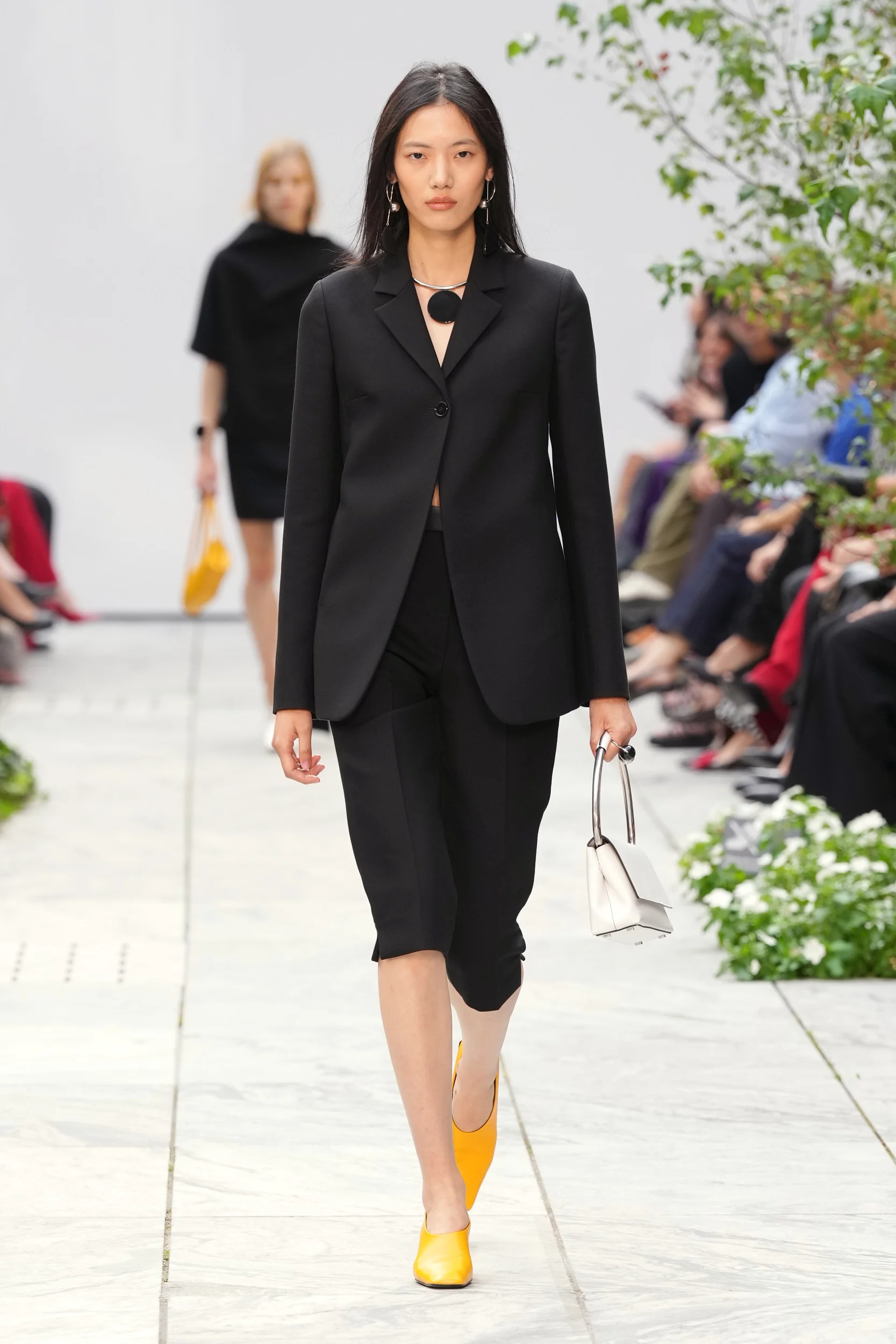 2027年春夏コレクション_MICHAEL KORS COLLECTION(マイケル・コース コレクション)_モデル_2