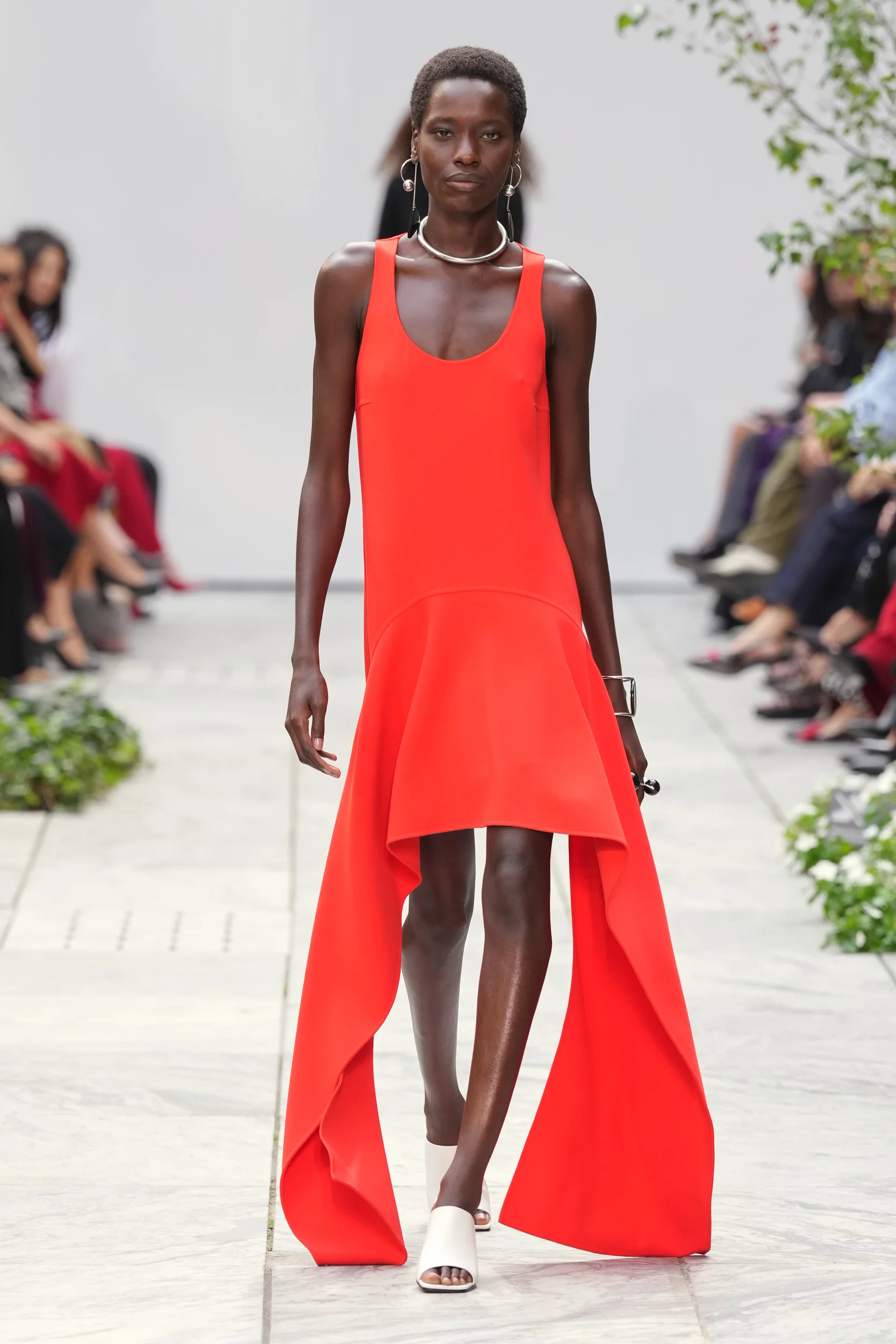 2027年春夏コレクション_MICHAEL KORS COLLECTION(マイケル・コース コレクション)_モデル_4