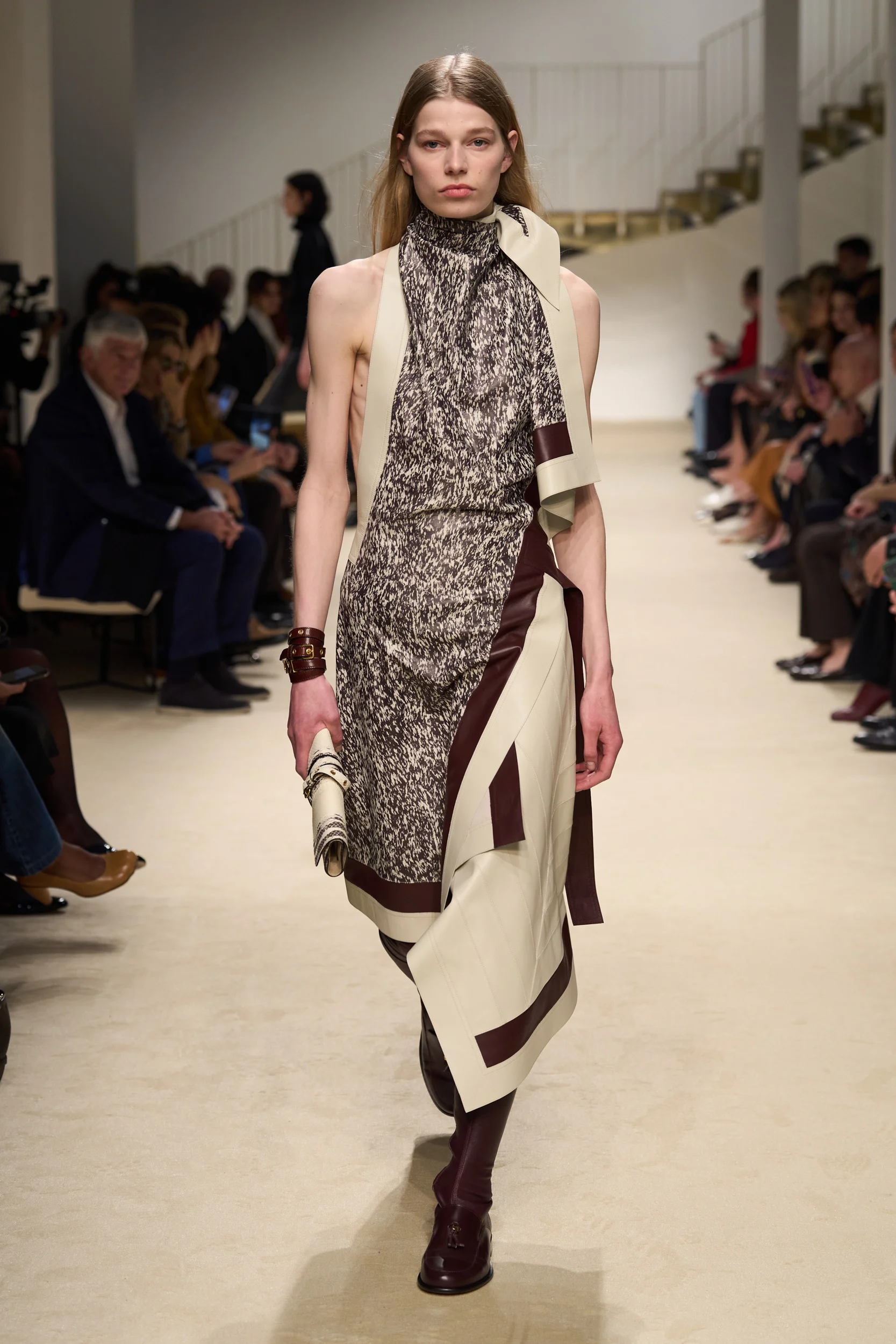 2026-27年秋冬コレクション_TOD'S(トッズ)_モデル_4