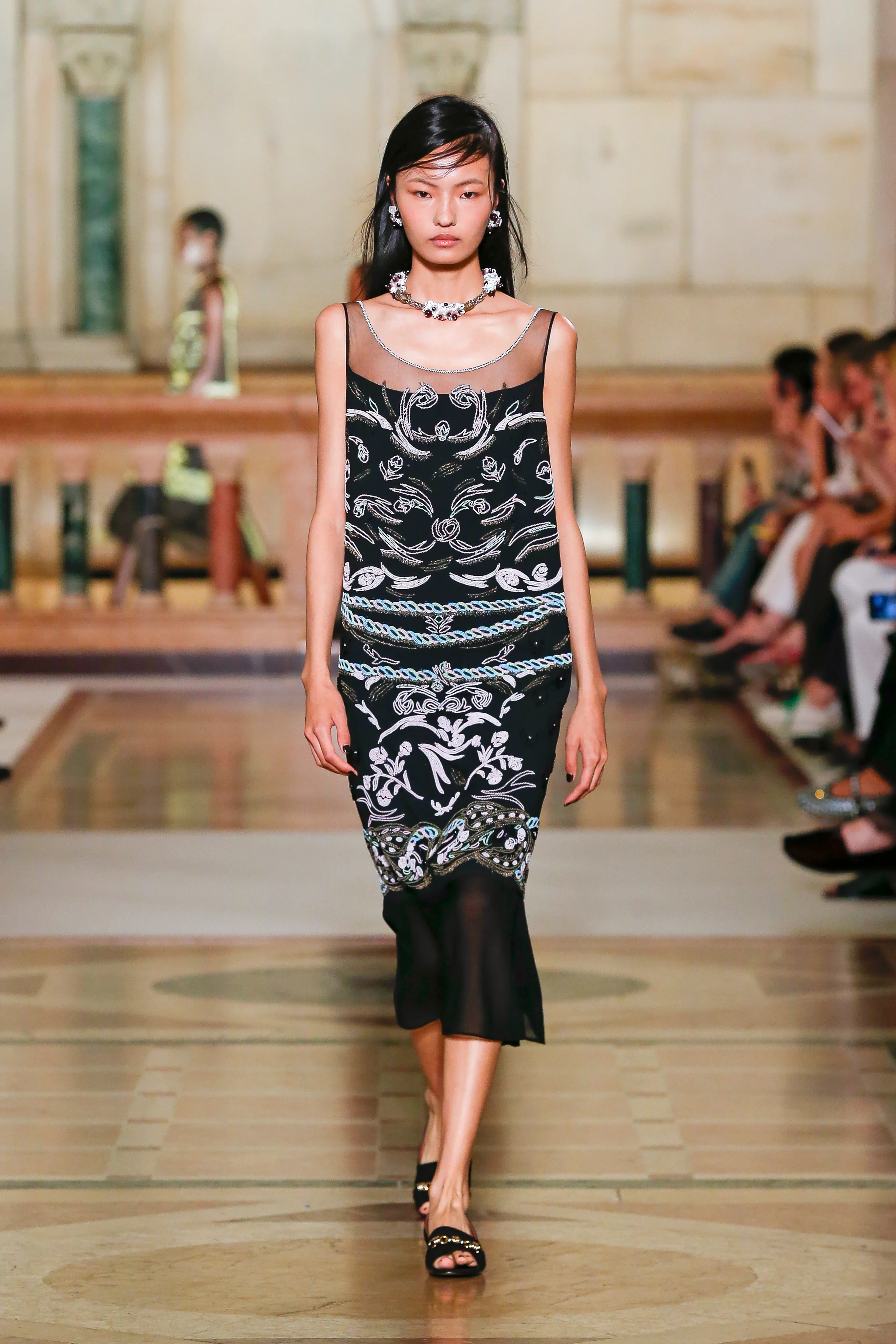 2026年春夏コレクション_TORY BURCH(トリー バーチ)_モデル_3