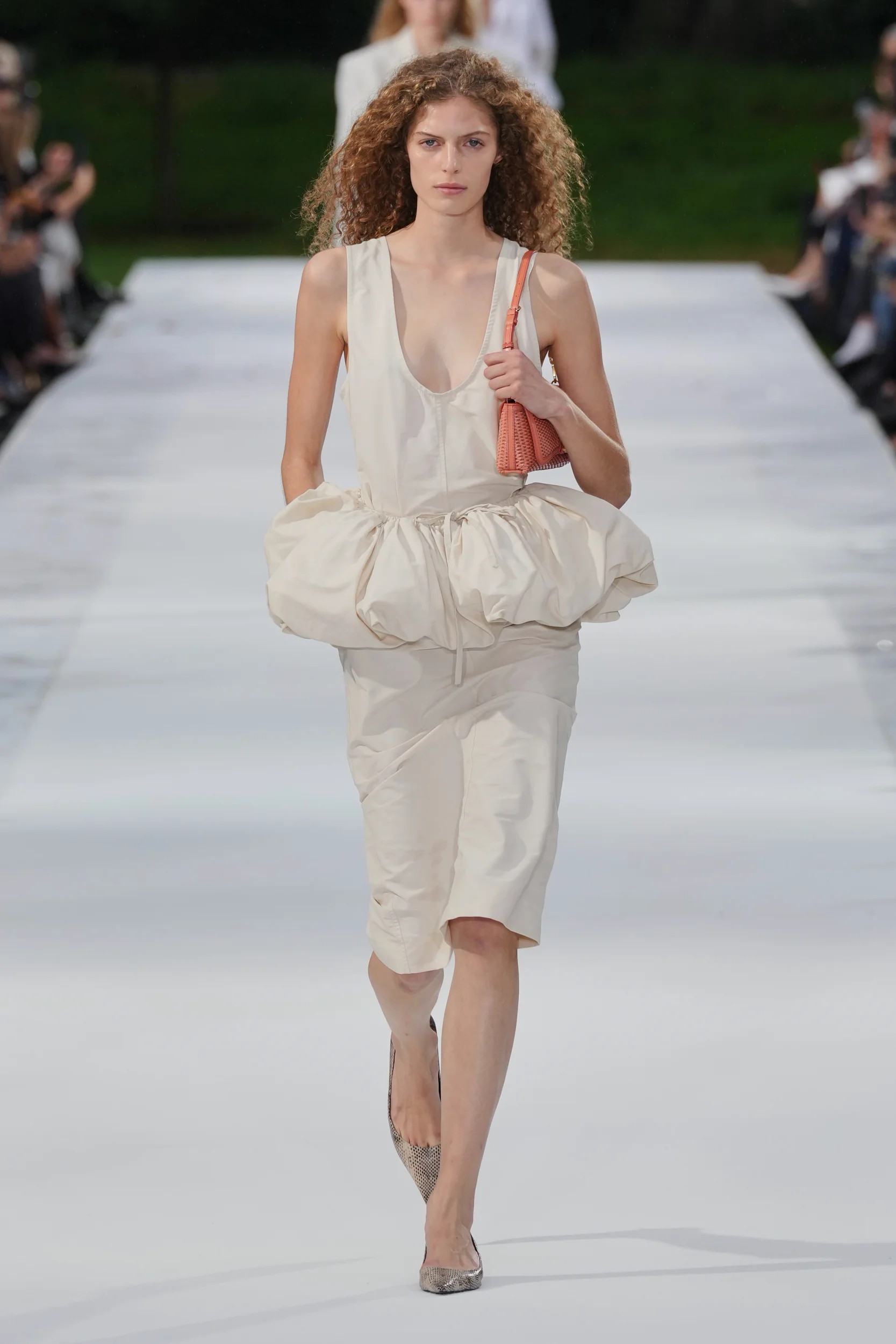 2027年春夏コレクション_STELLA MCCARTNEY(ステラ マッカートニー)_モデル_1
