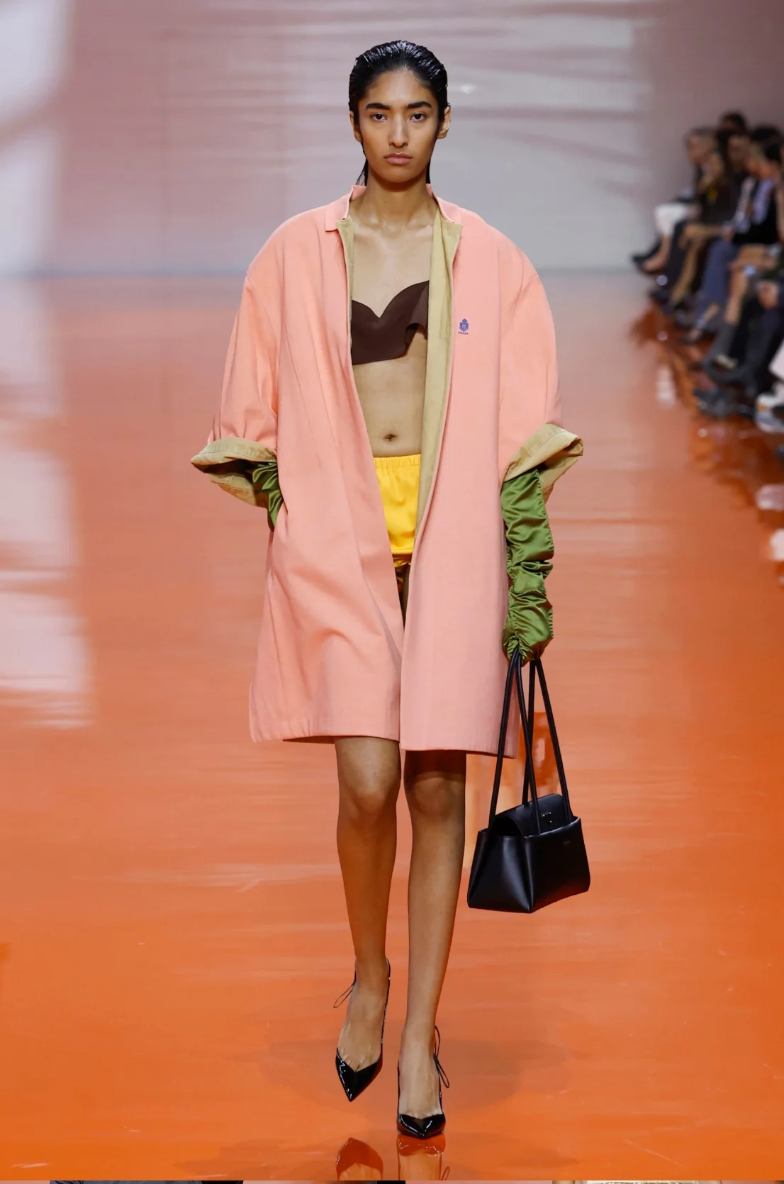 2026年春夏コレクション_PRADA(プラダ)_モデル_25