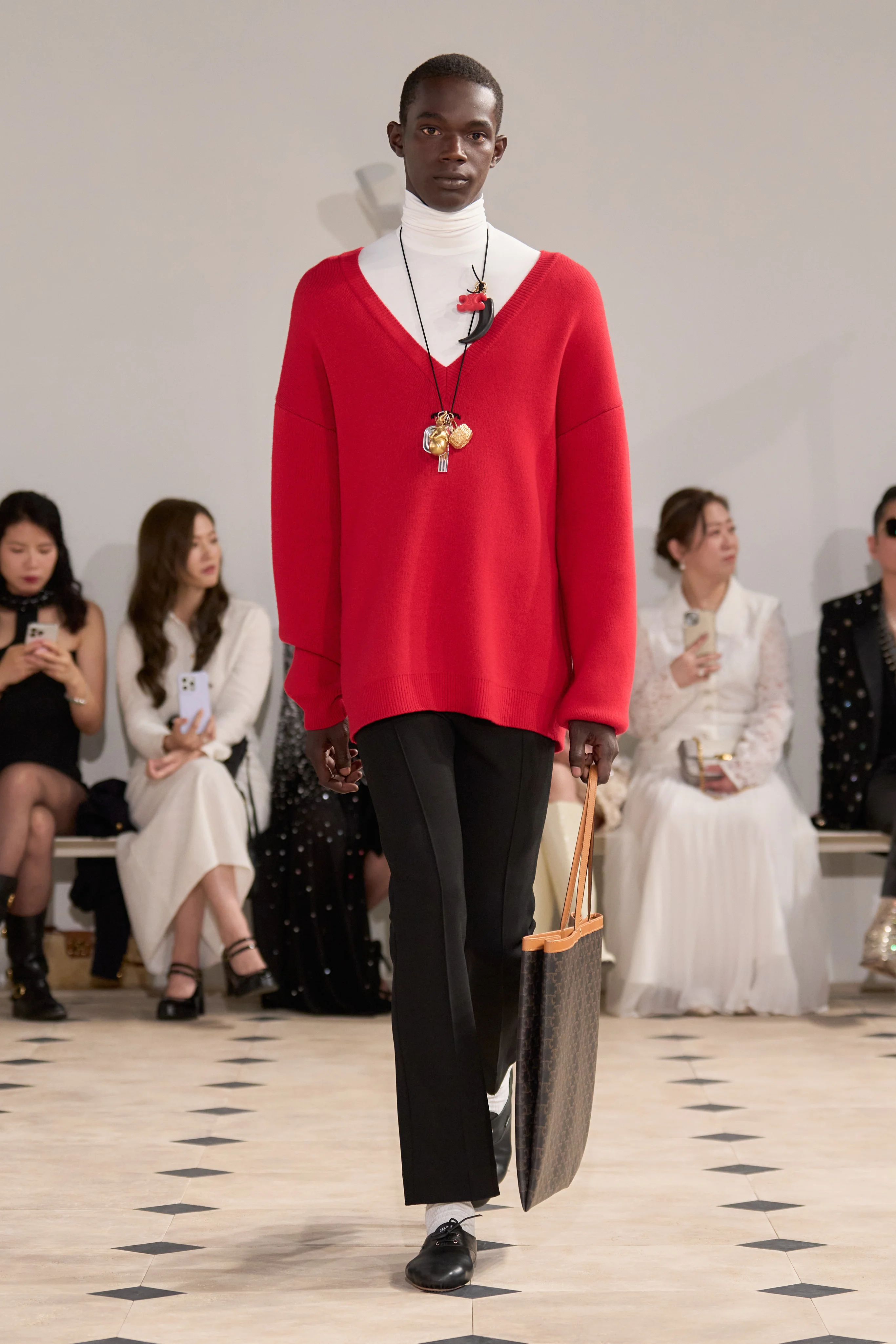 2026年リゾートコレクション_CELINE(セリーヌ)_モデル_52