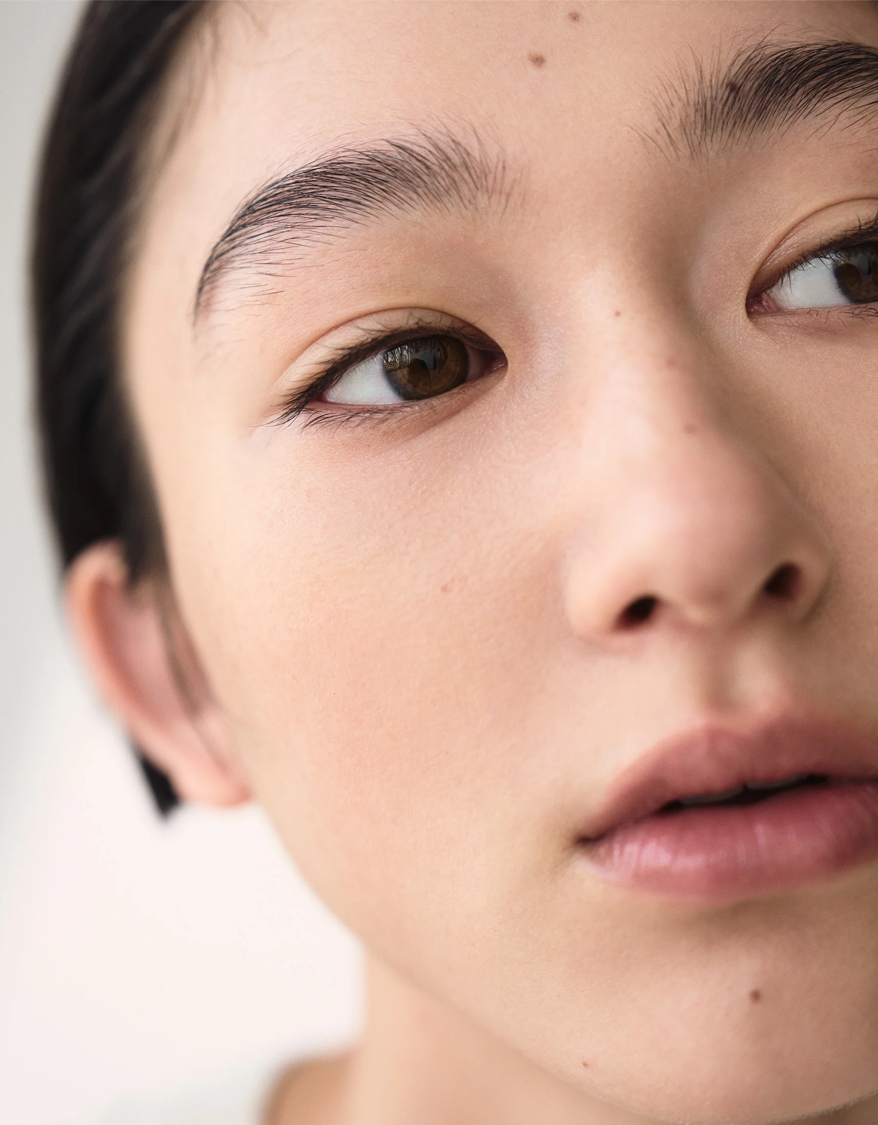 ADDICTION 夏の光に磨かれる、みずみずしいソフトマットスキンの画像3