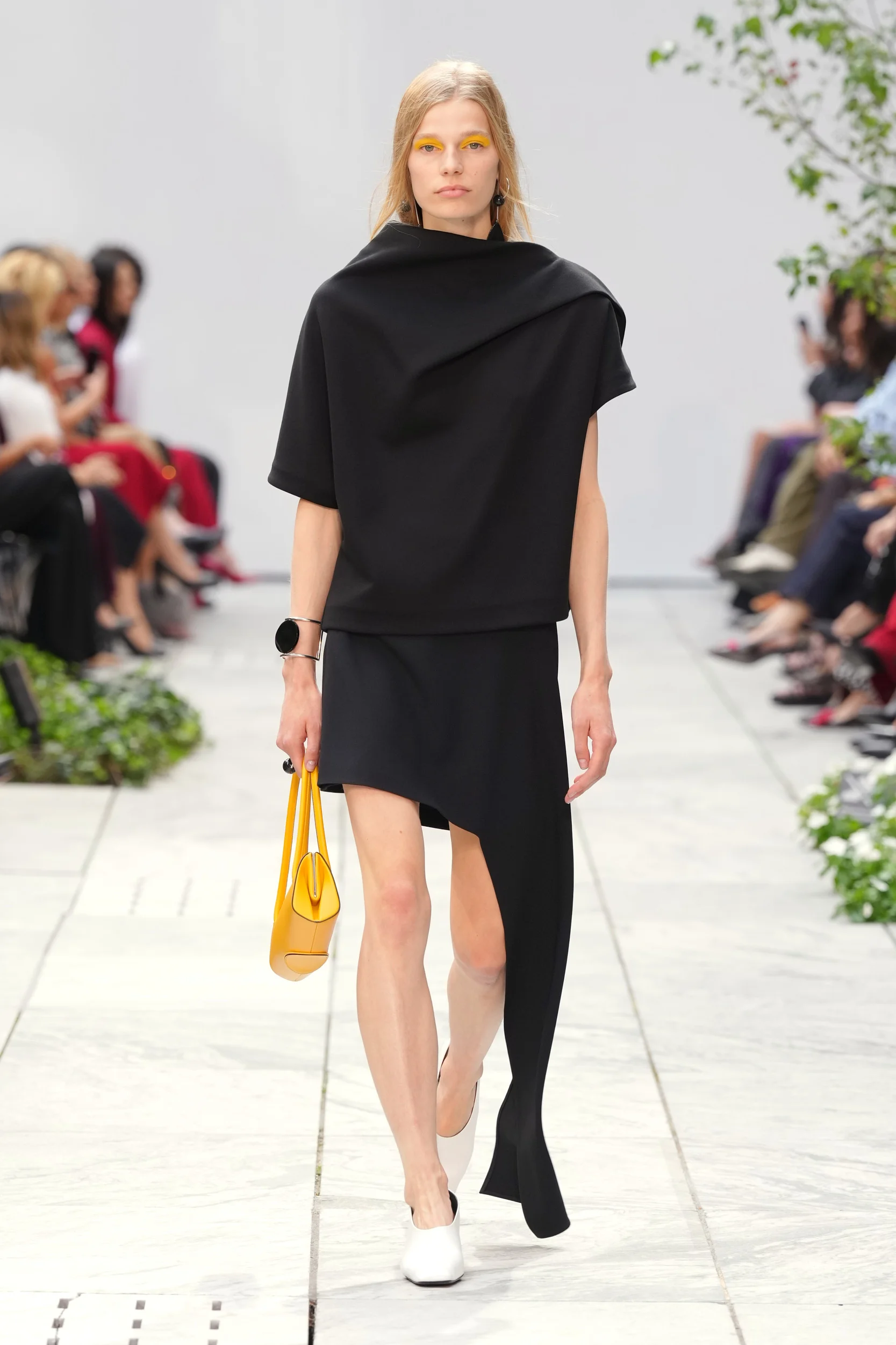 2027年春夏コレクション_MICHAEL KORS COLLECTION(マイケル・コース コレクション)_モデル_3