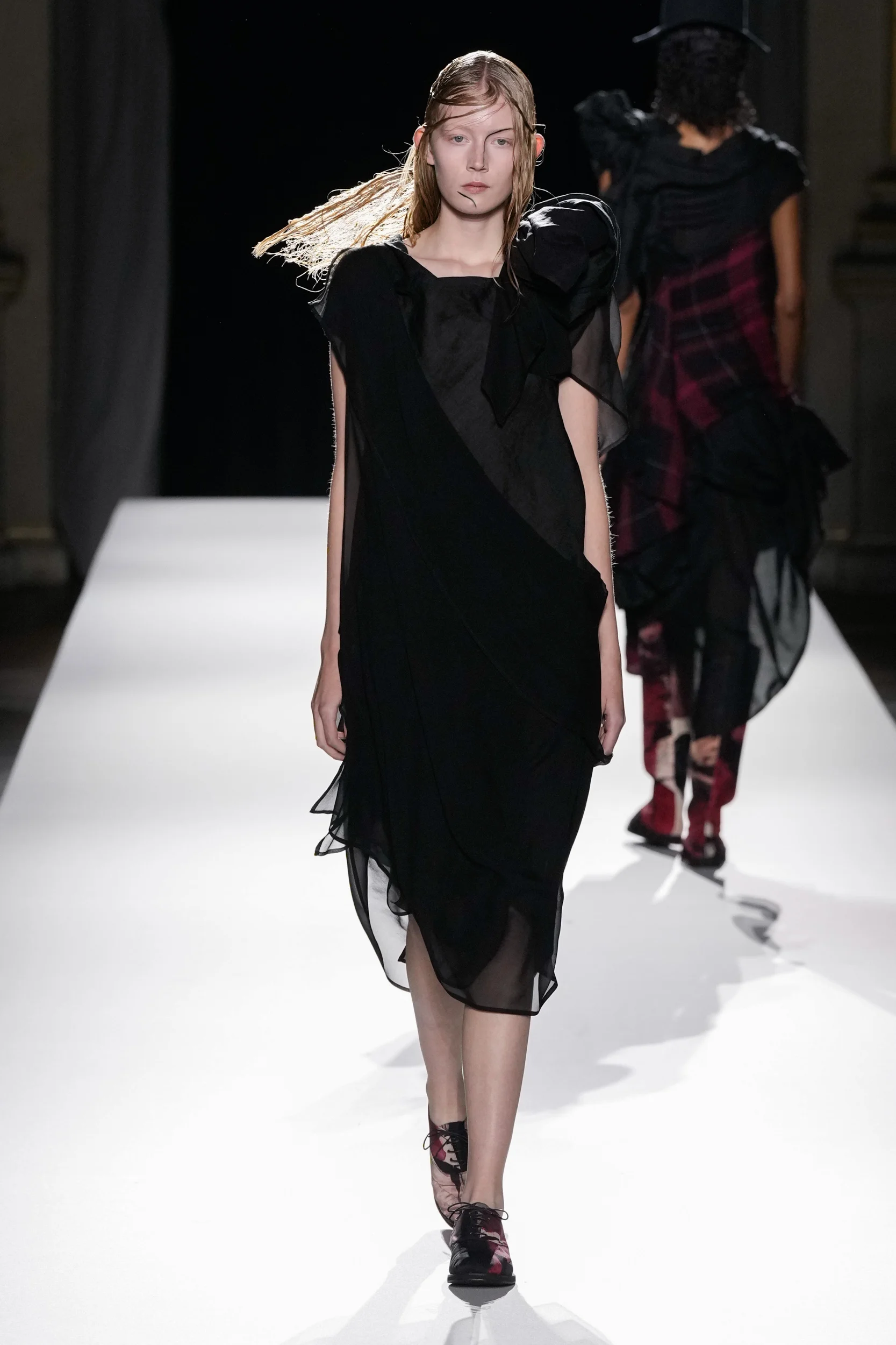 2026年春夏コレクション_YOHJI YAMAMOTO(ヨウジヤマモト)_モデル_25