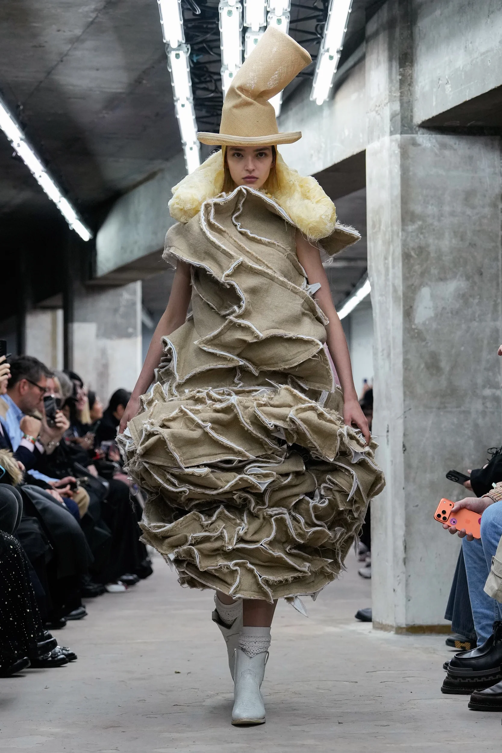 2026年春夏コレクション_COMME DES GARÇONS(コム デ ギャルソン)_モデル_3