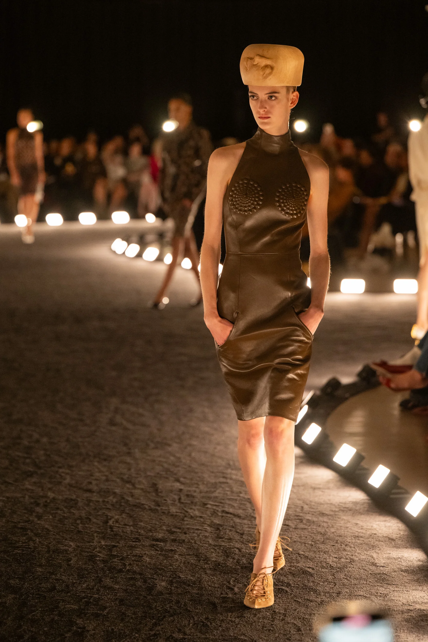2026年春夏コレクション_SCHIAPARELLI(スキャパレリ)_モデル_6