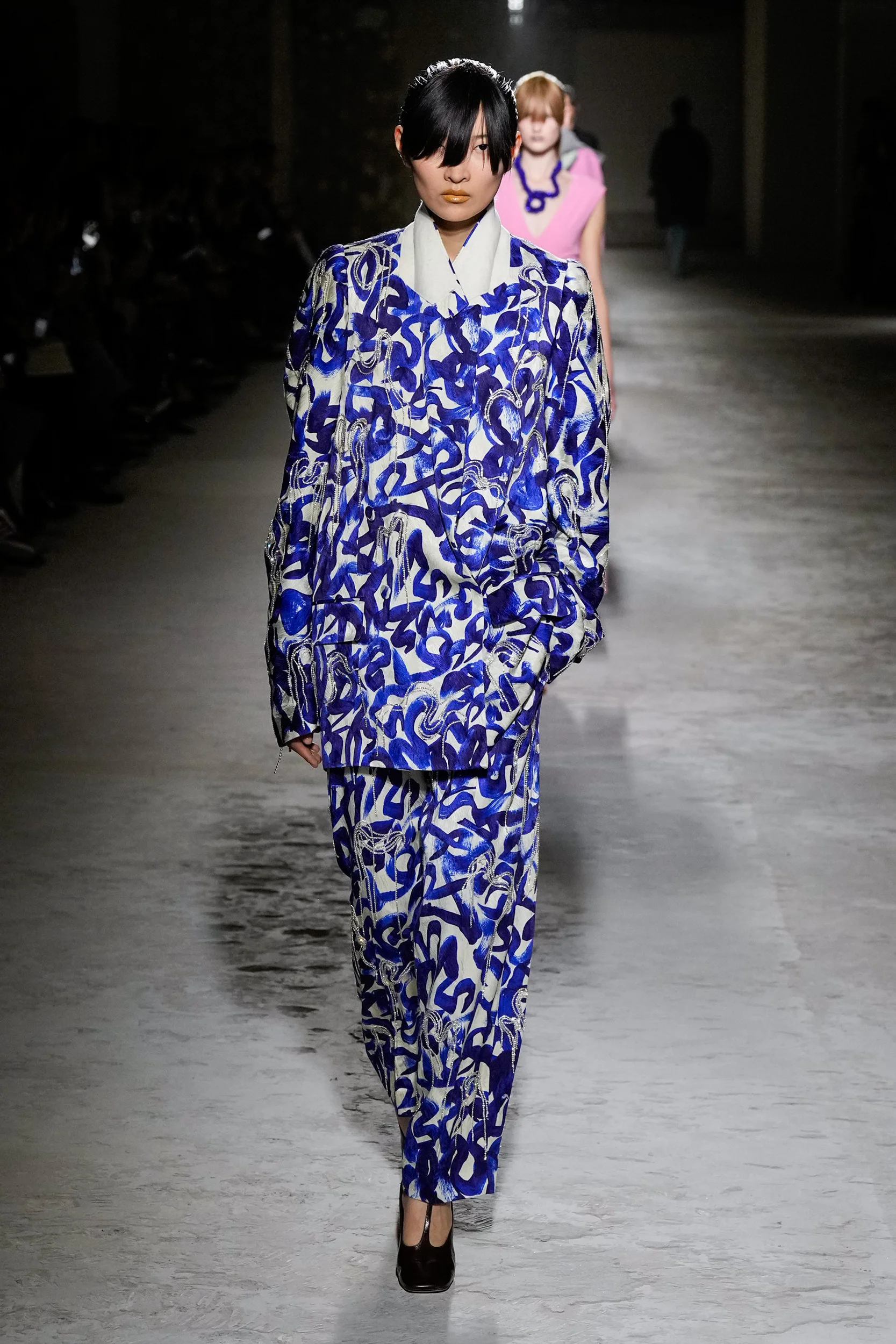 2024-25年秋冬コレクション_DRIES VAN NOTEN(ドリス ヴァン ノッテン)_モデル_48