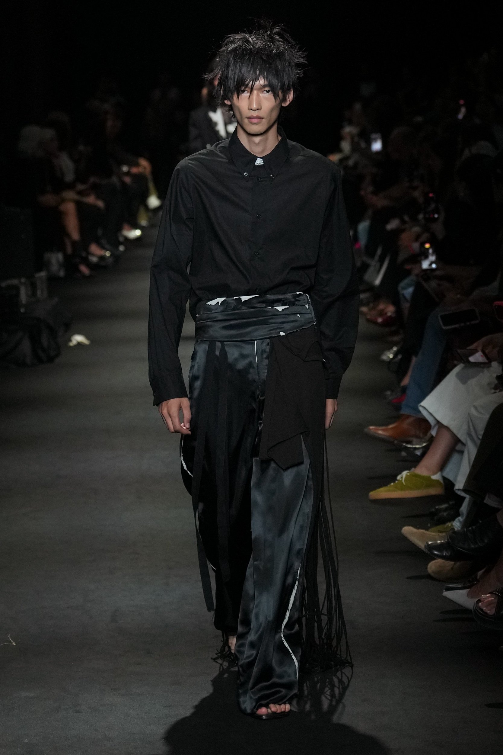 2027年春夏コレクション_ANN DEMEULEMEESTER(アン ドゥムルメステール)_モデル_41