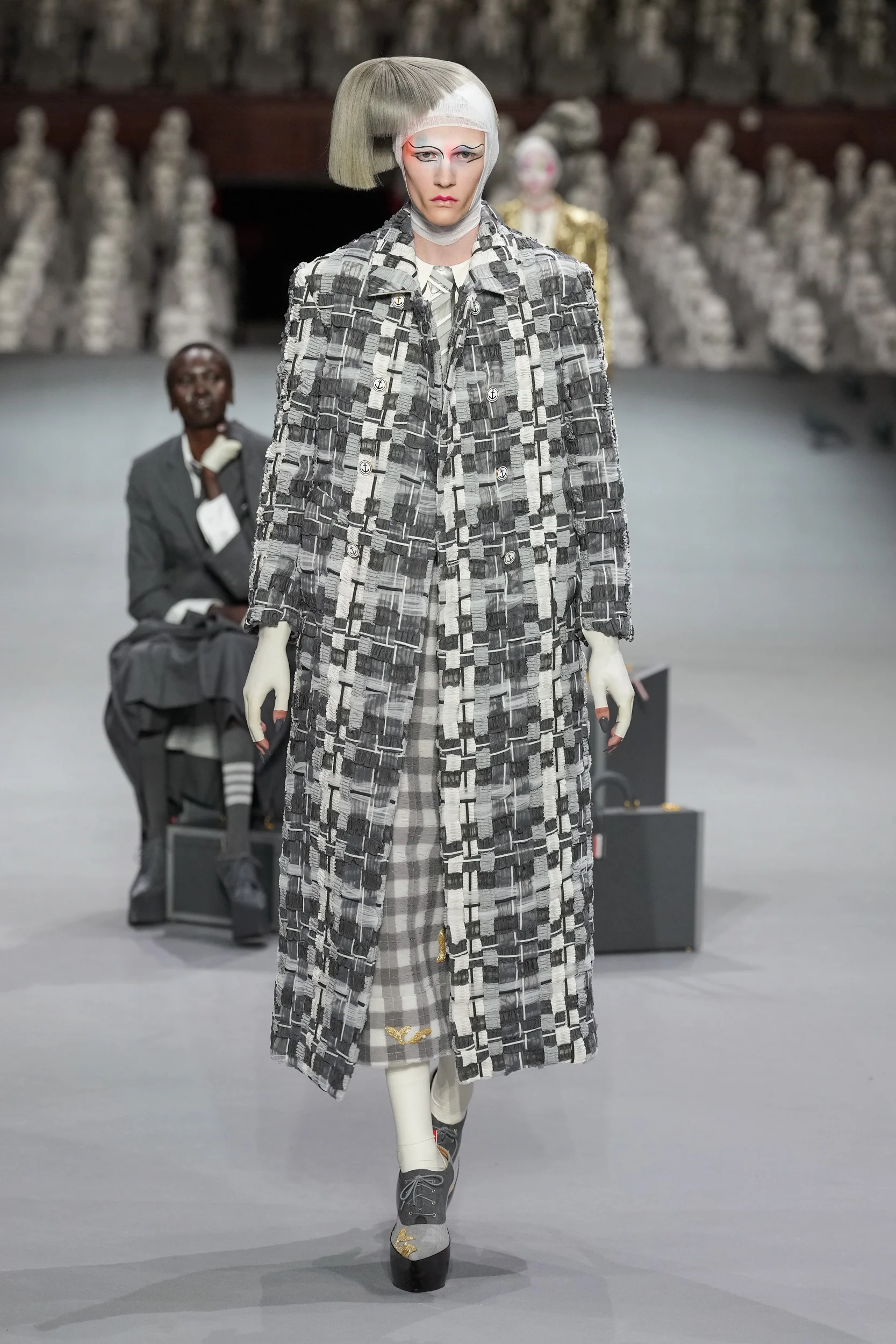 2023-24年秋冬オートクチュールコレクション_THOM BROWNE(トム ブラウン ニューヨーク)_モデル_26