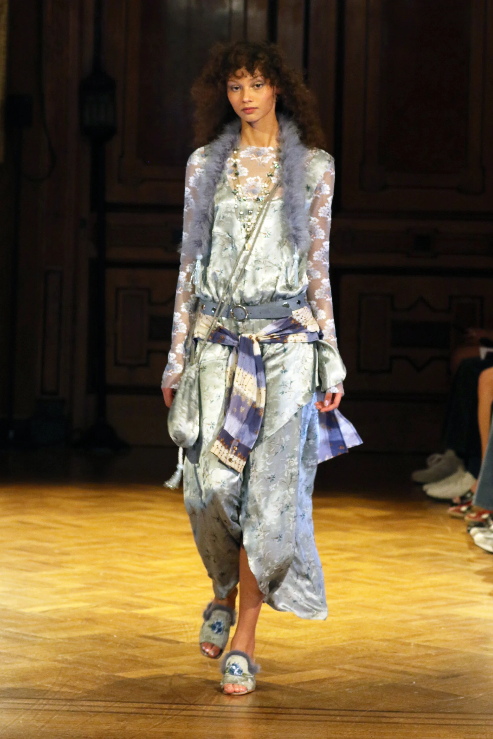 2027年春夏コレクション_ANNA SUI(アナ スイ)_モデル_18