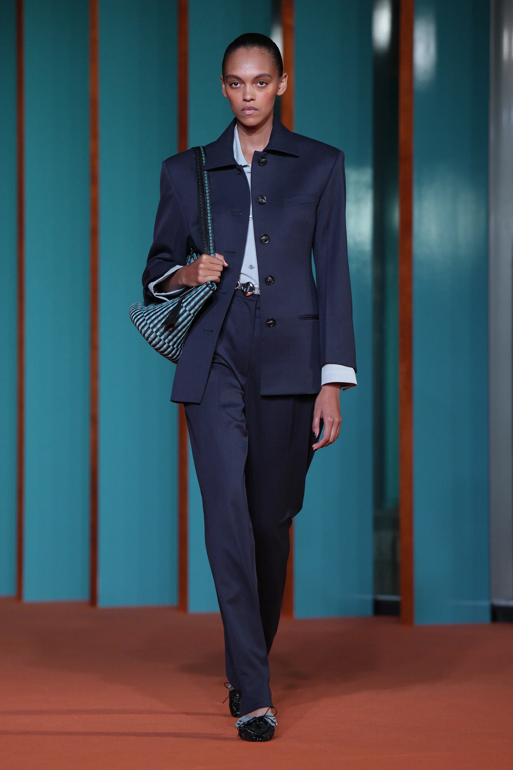 2027年春夏コレクション_TORY BURCH(トリー バーチ)_モデル_17