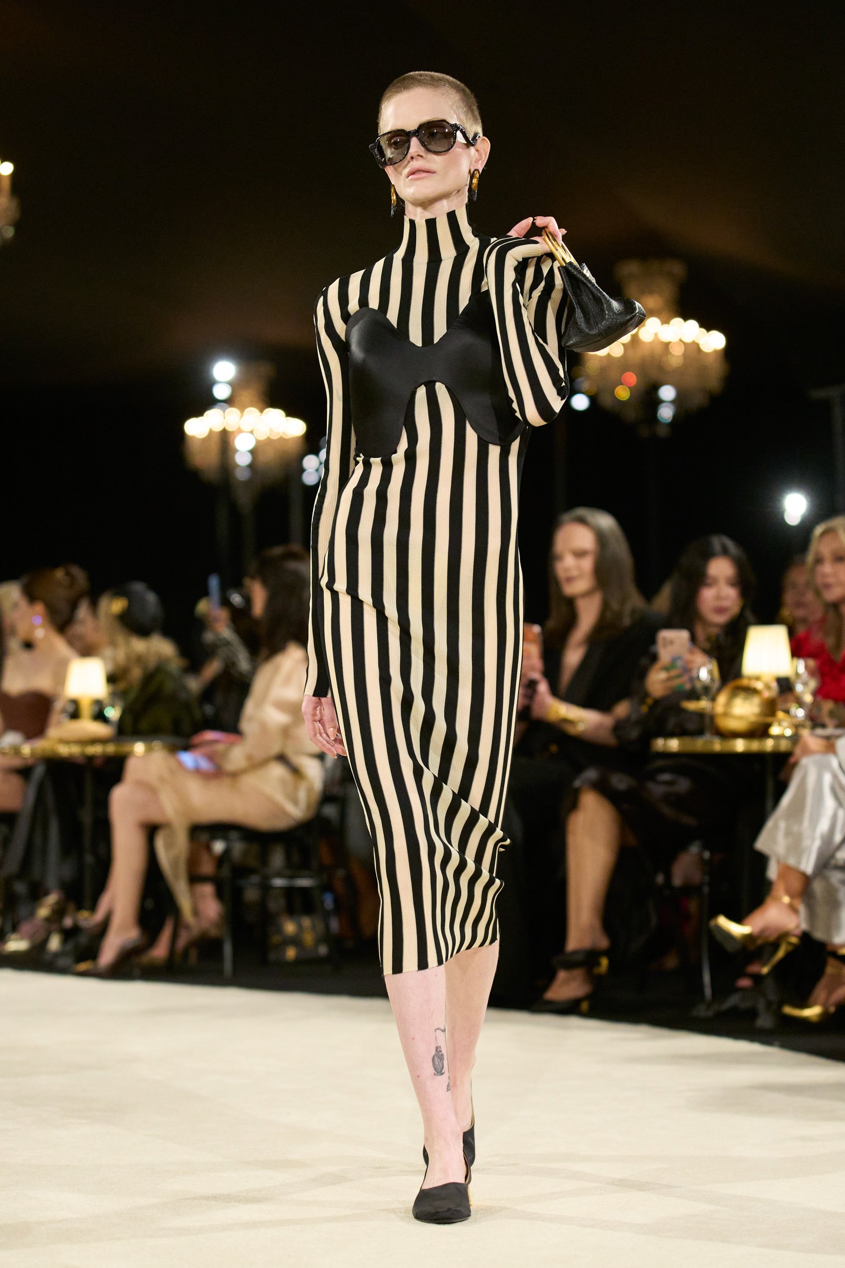 2027年春夏コレクション_SCHIAPARELLI(スキャパレリ)_モデル_35