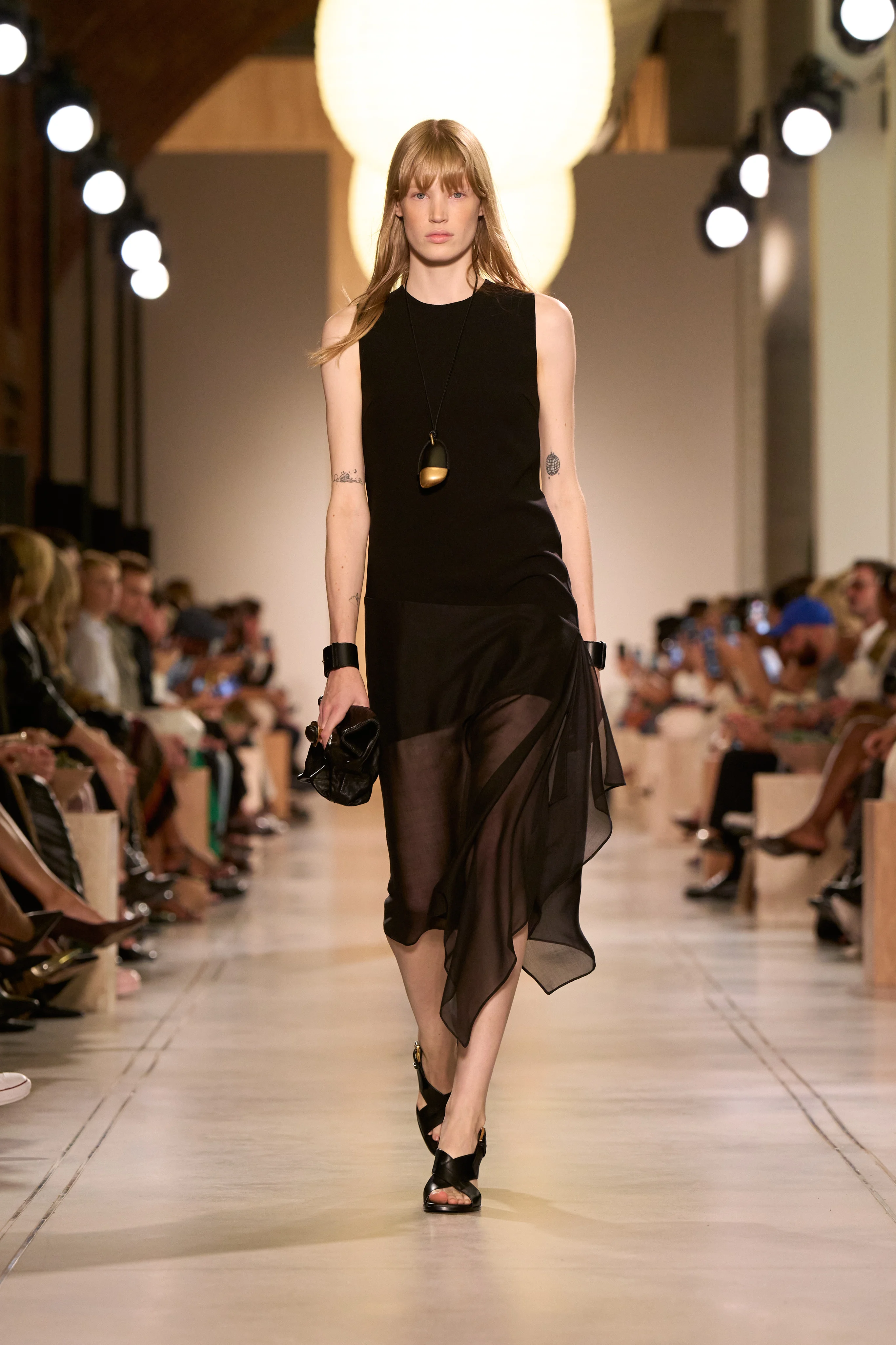 2026年春夏コレクション_MICHAEL KORS COLLECTION(マイケル・コース コレクション)_モデル_24
