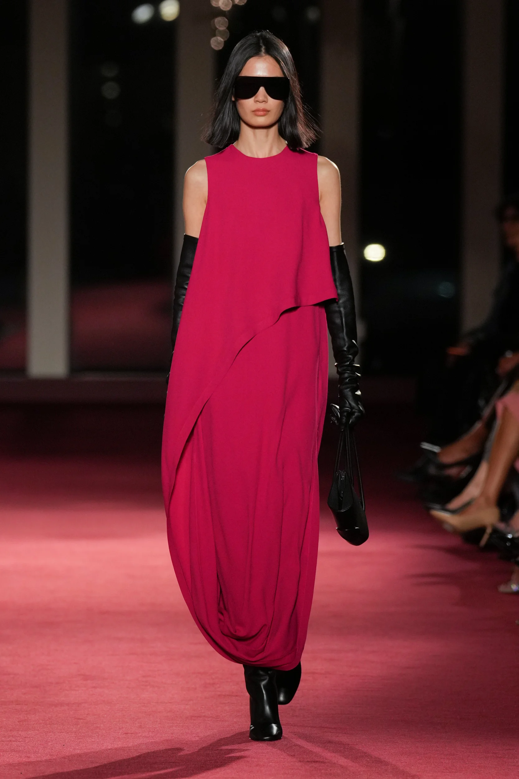 2026-27年秋冬コレクション_MICHAEL KORS COLLECTION(マイケル・コース コレクション)_モデル_33